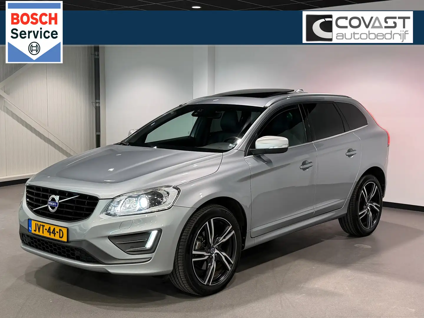 Volvo XC60 2.0 T5 Momentum R-Design Aut.|Trekhaak|Pano|Memory Grau - 1