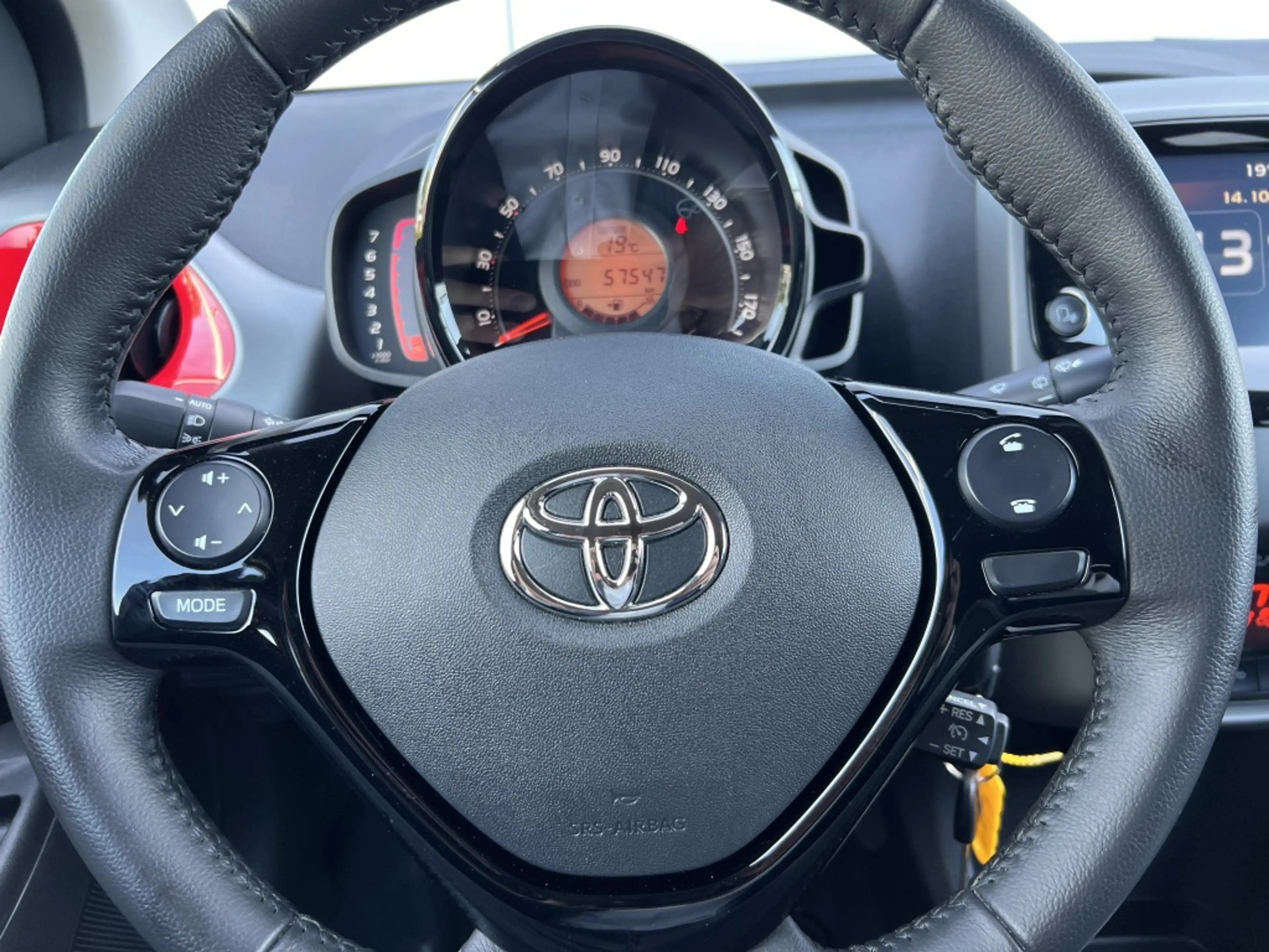 Toyota Aygo 1.0 VVT-i x-joy — photo 10
