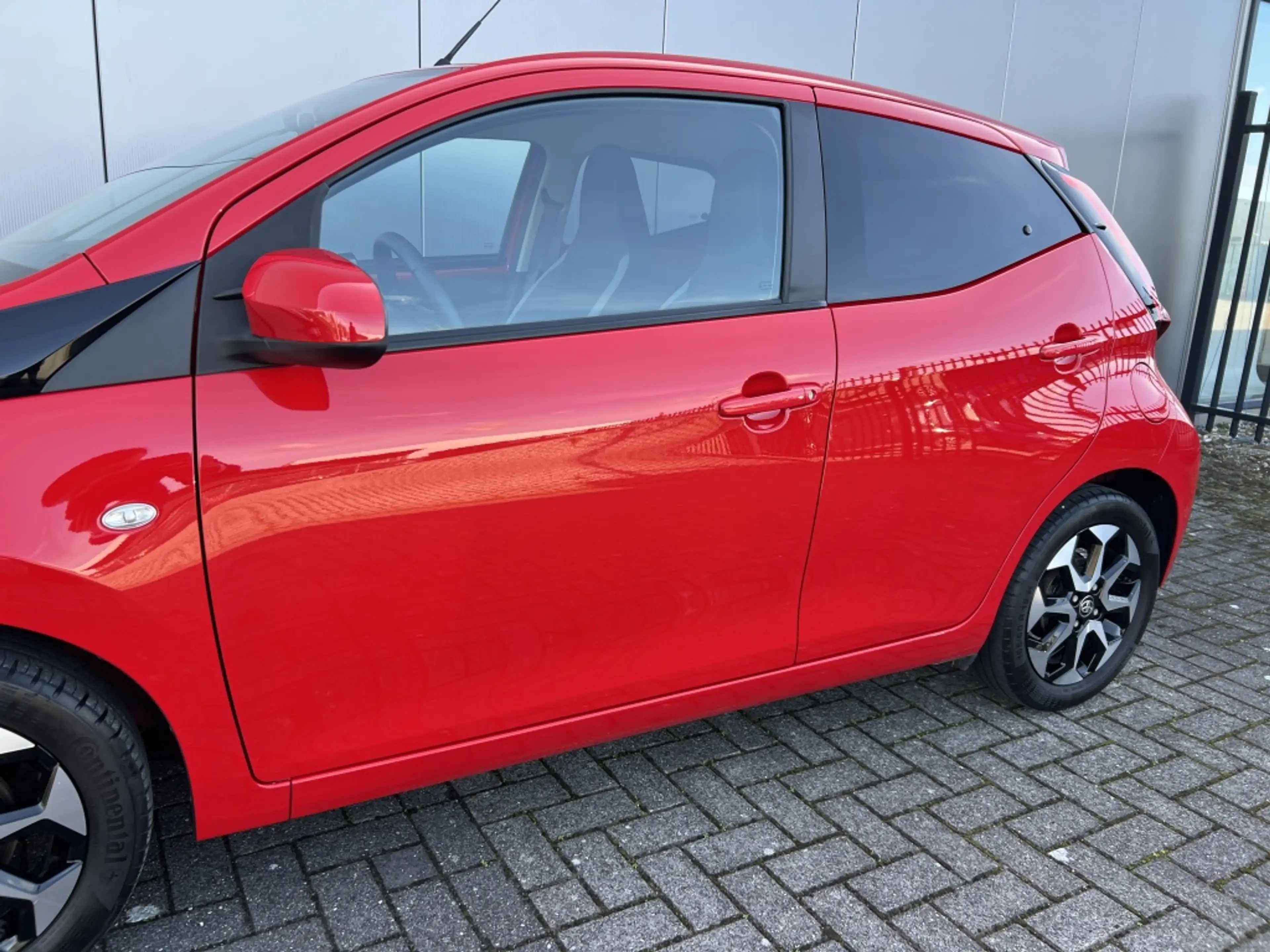 Toyota Aygo 1.0 VVT-i x-joy — photo 22