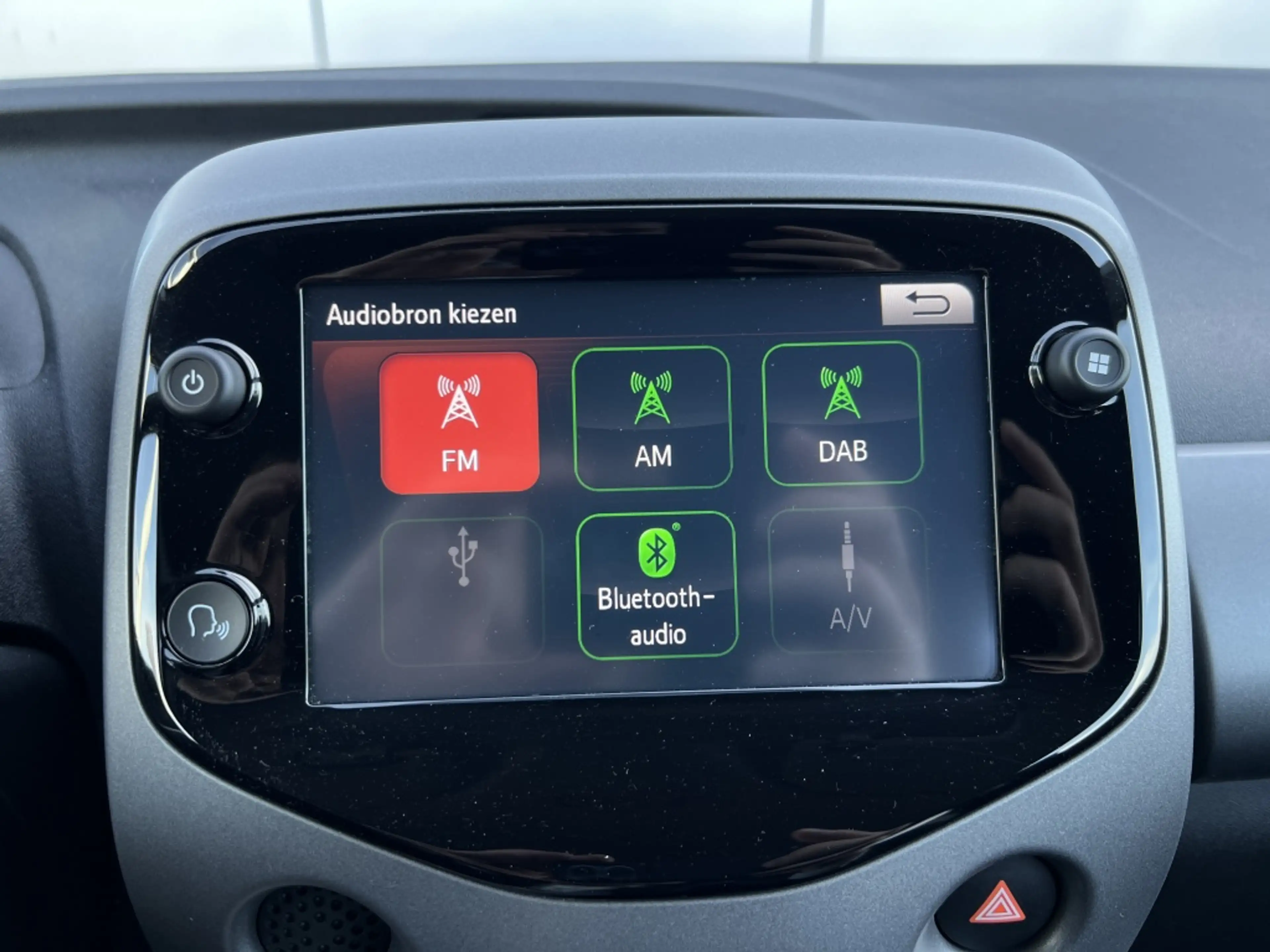Toyota Aygo 1.0 VVT-i x-joy — photo 13