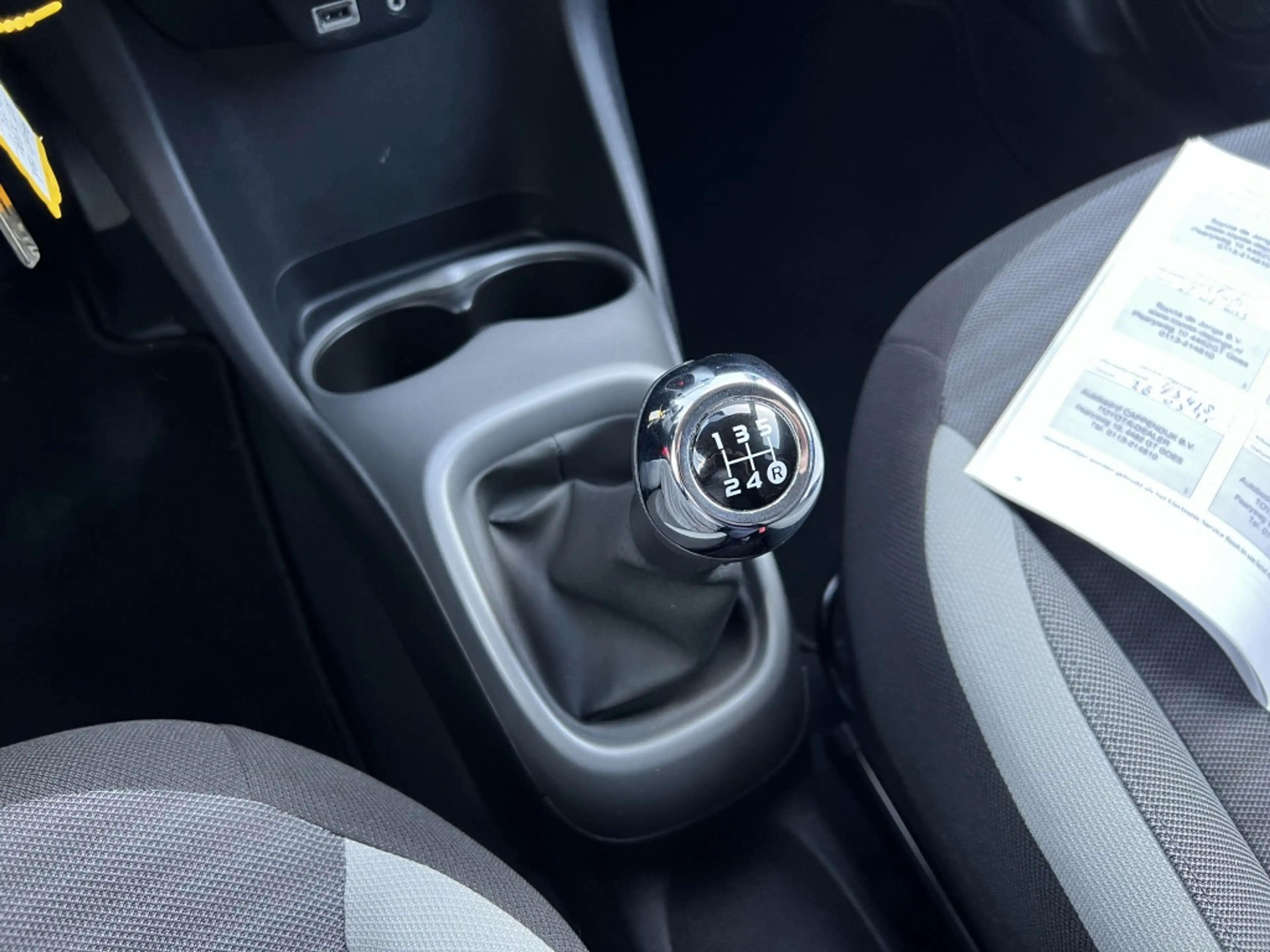 Toyota Aygo 1.0 VVT-i x-joy — photo 16