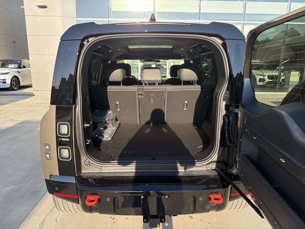 2026 Land Rover Defender 110 P400 X thumb 21