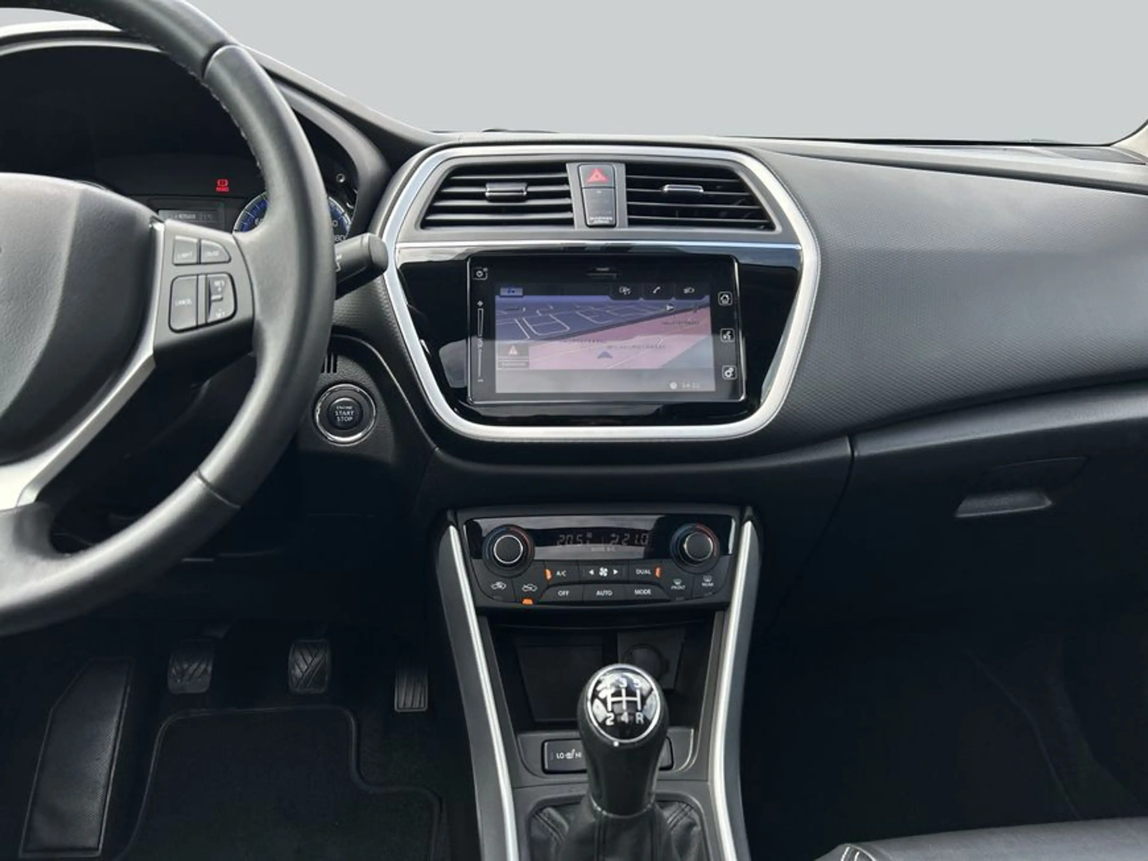 Suzuki SX4 S-Cross 1.4 Allgrip Panoramadach — photo 14