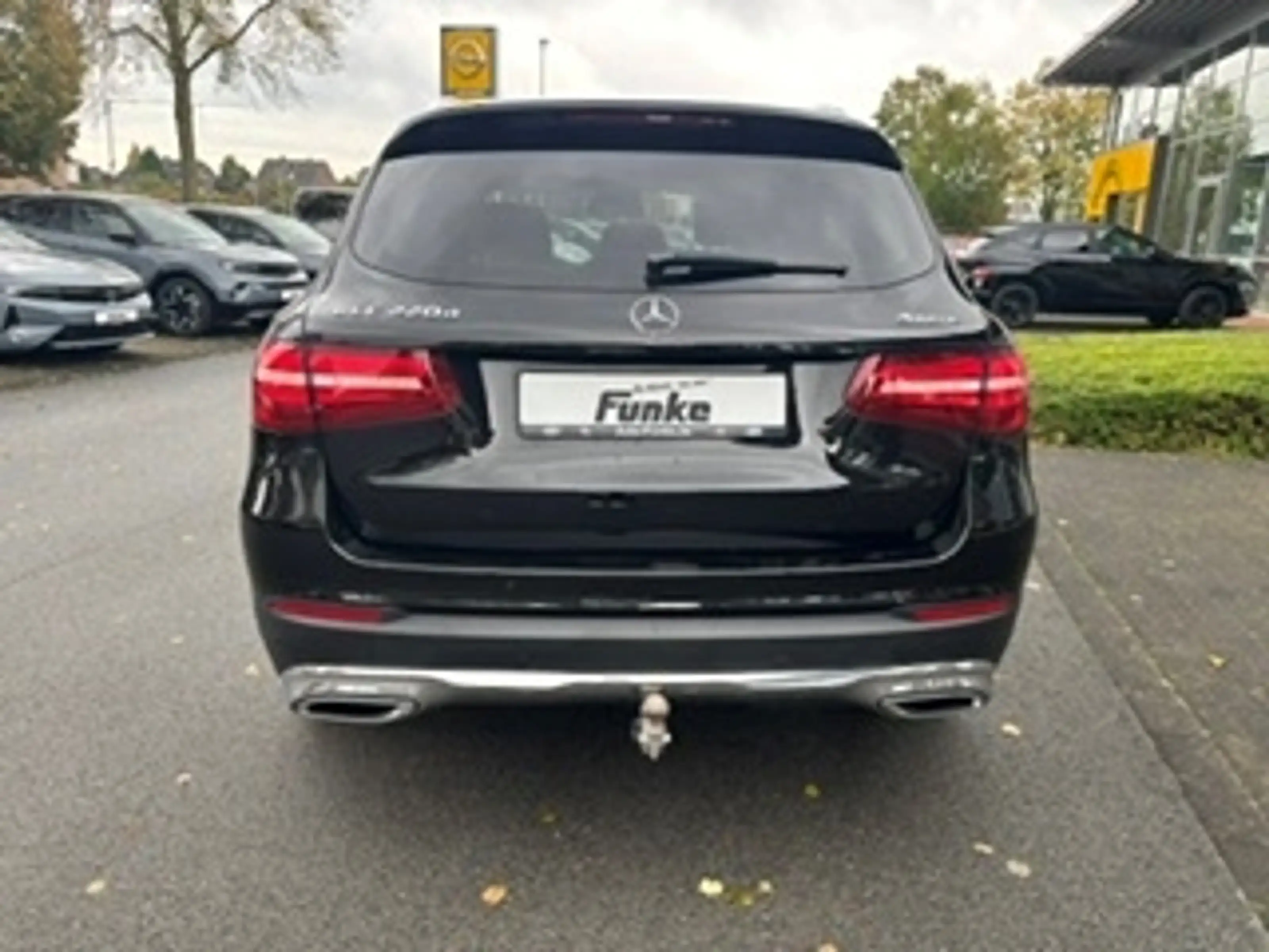 Mercedes-Benz GLC 220 d 4Matic AHK-klappbar Navi LED El. Heckklappe Mehr — photo 2