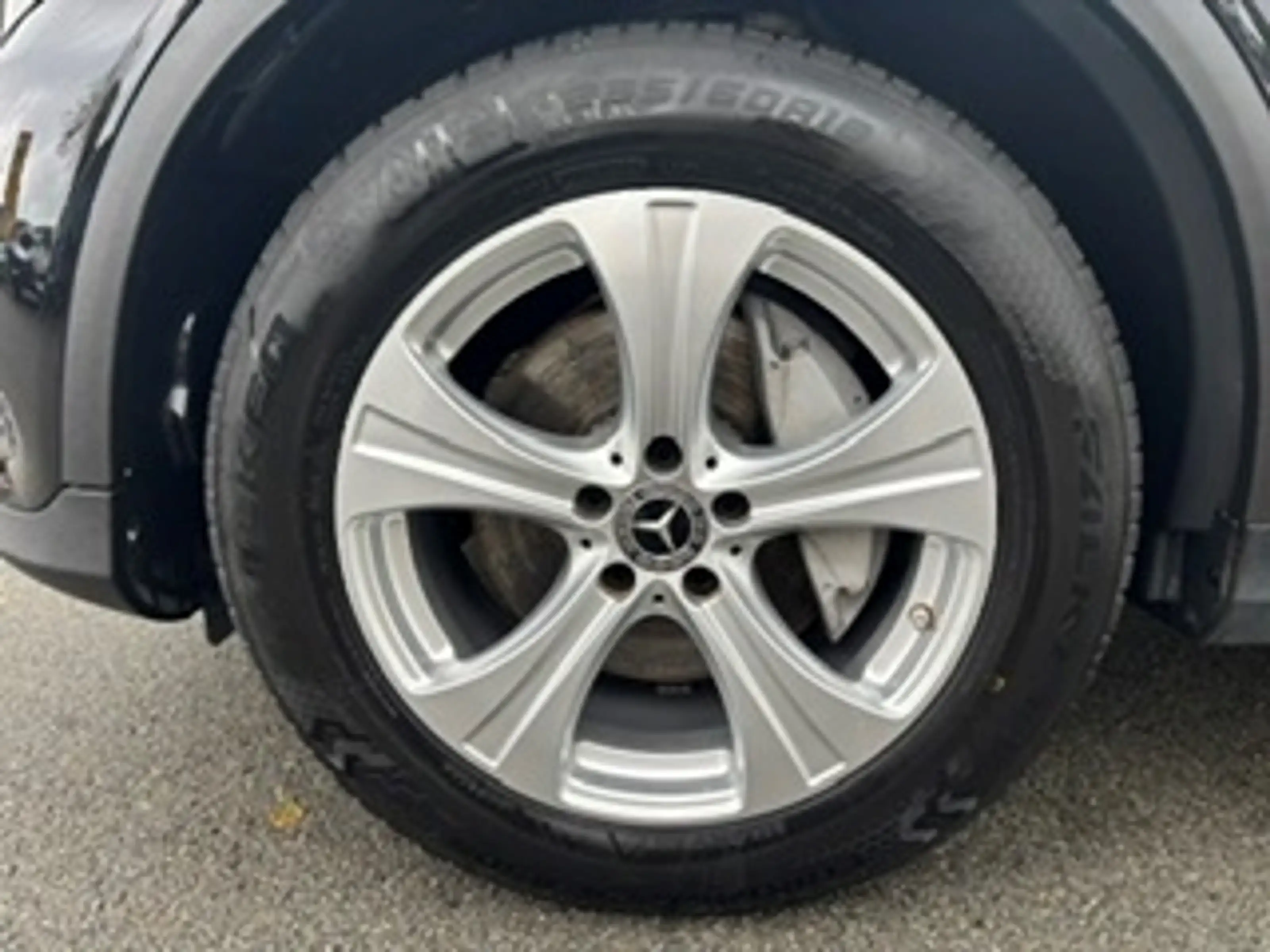 Mercedes-Benz GLC 220 d 4Matic AHK-klappbar Navi LED El. Heckklappe Mehr — photo 11