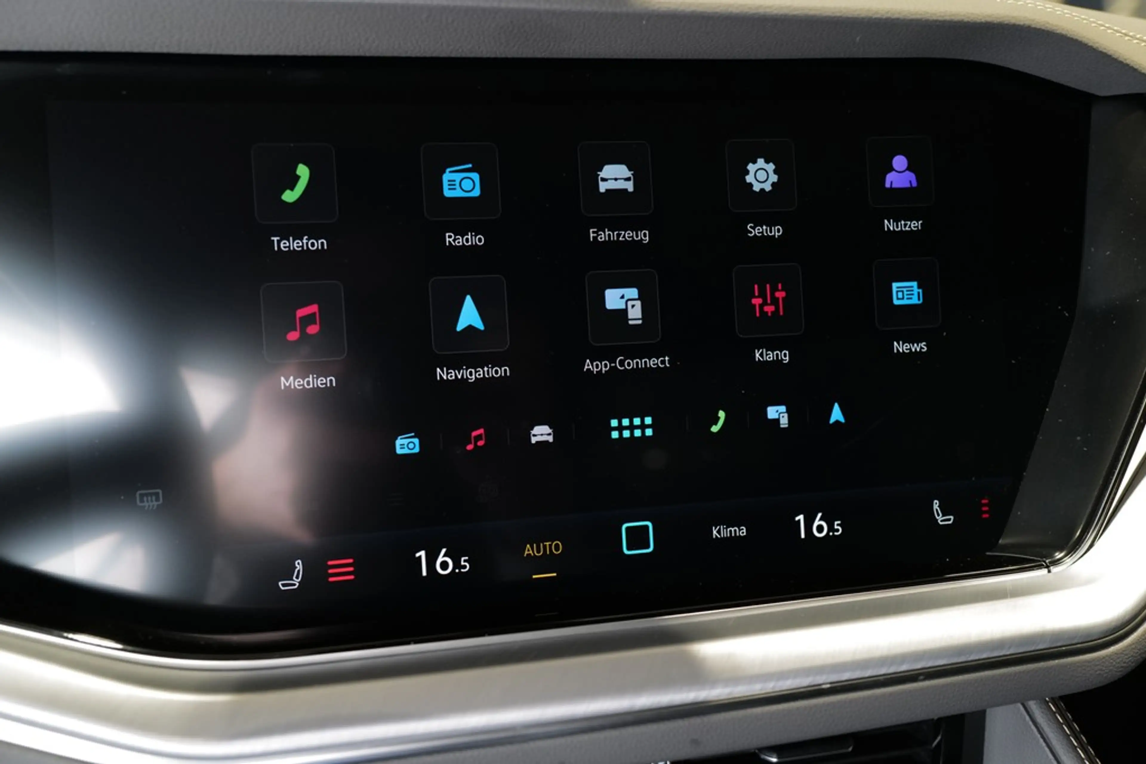 Volkswagen Touareg 3.0TDI Elegance AHK StdHz Matrix Keyless Allrad... — photo 13