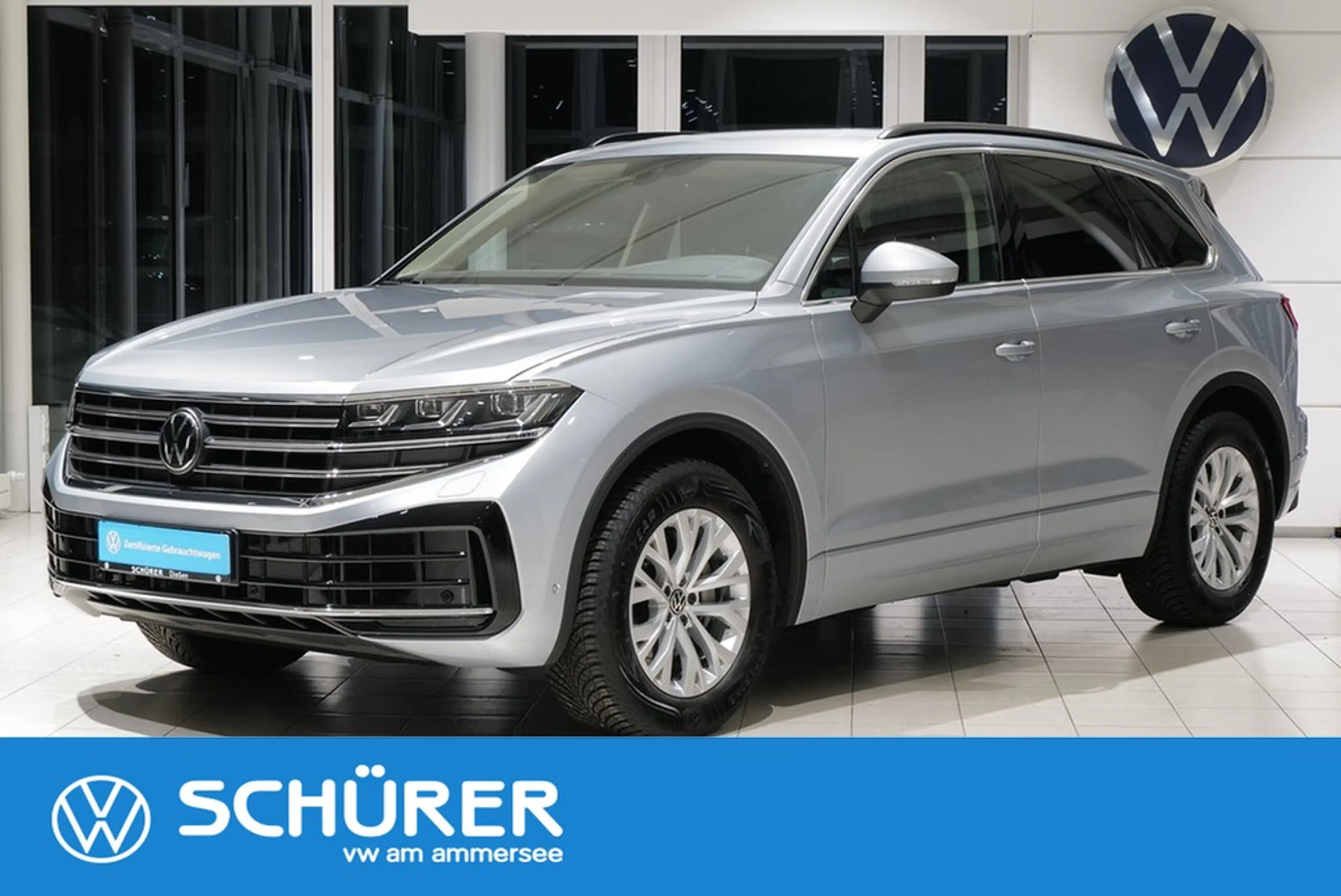 Volkswagen Touareg 3.0TDI Elegance AHK StdHz Matrix Keyless Allrad...
