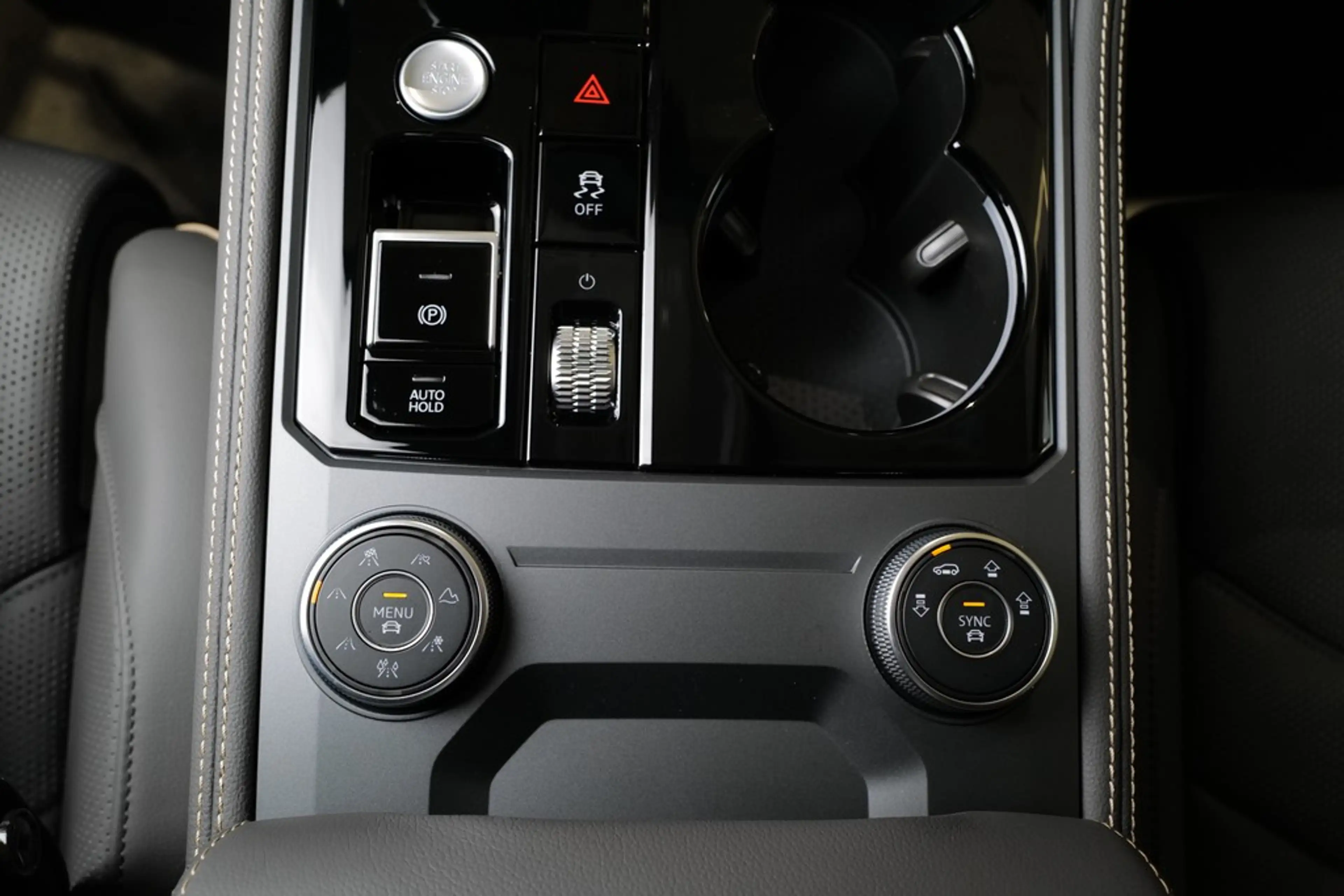 Volkswagen Touareg 3.0TDI Elegance AHK StdHz Matrix Keyless Allrad... — photo 12