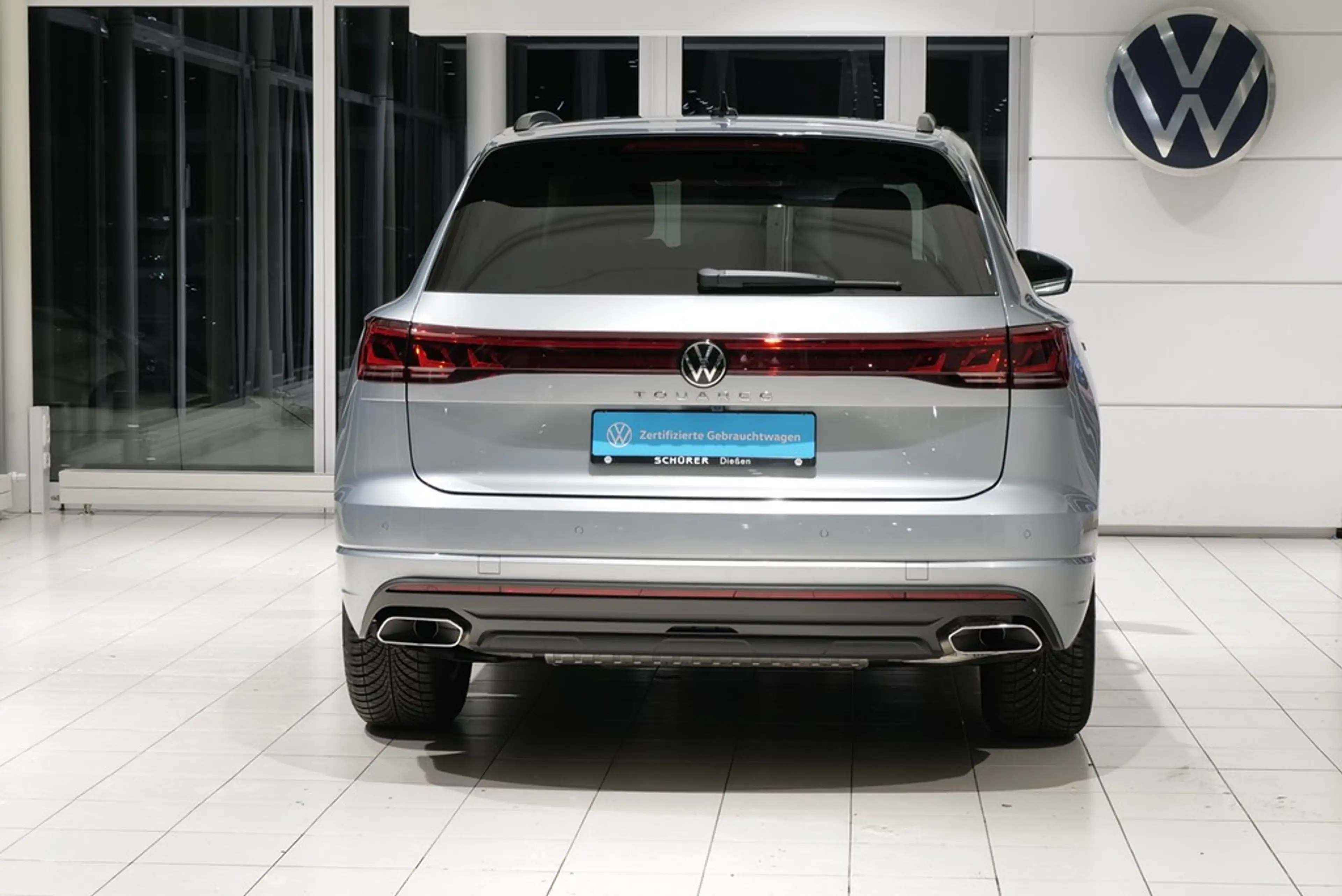 Volkswagen Touareg 3.0TDI Elegance AHK StdHz Matrix Keyless Allrad... — photo 4