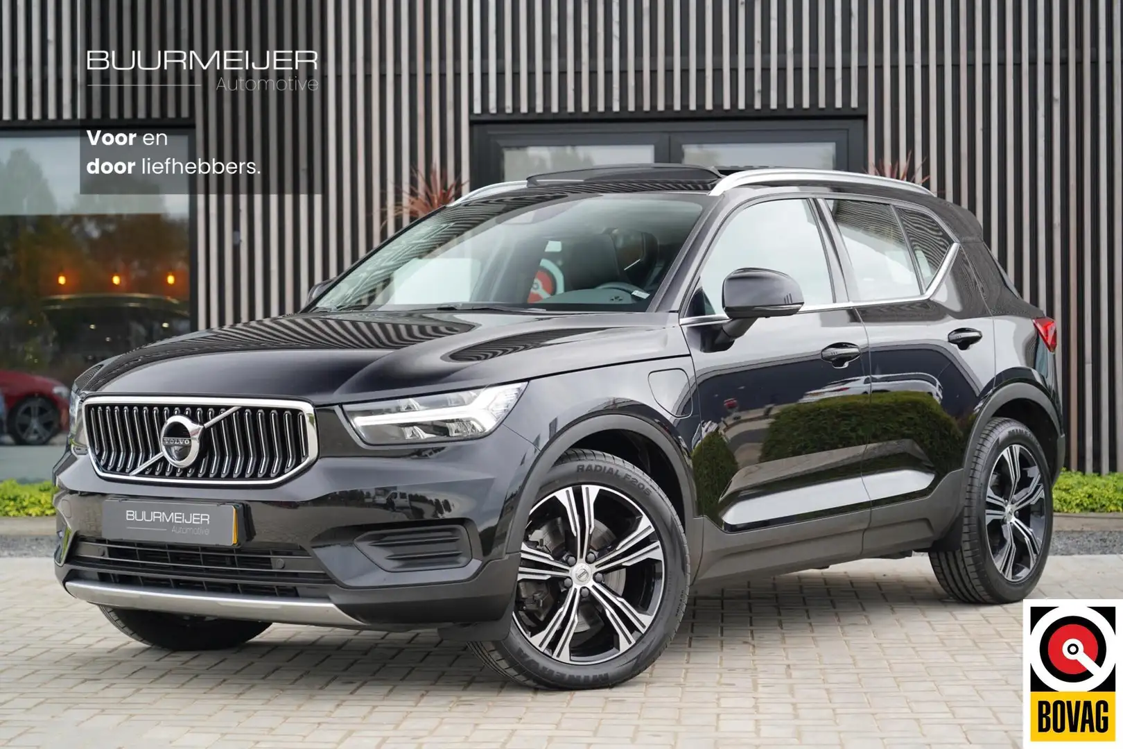 Volvo XC40 1.5 T5 Recharge Inscription | Dealer onderhouden | Zwart - 1