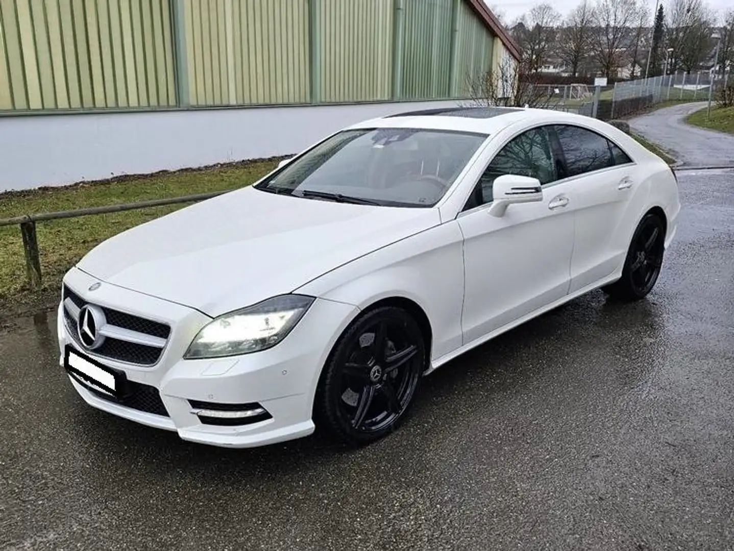 Mercedes-Benz CLS 350 Premium 4Matic AMG Line Weiß - 2