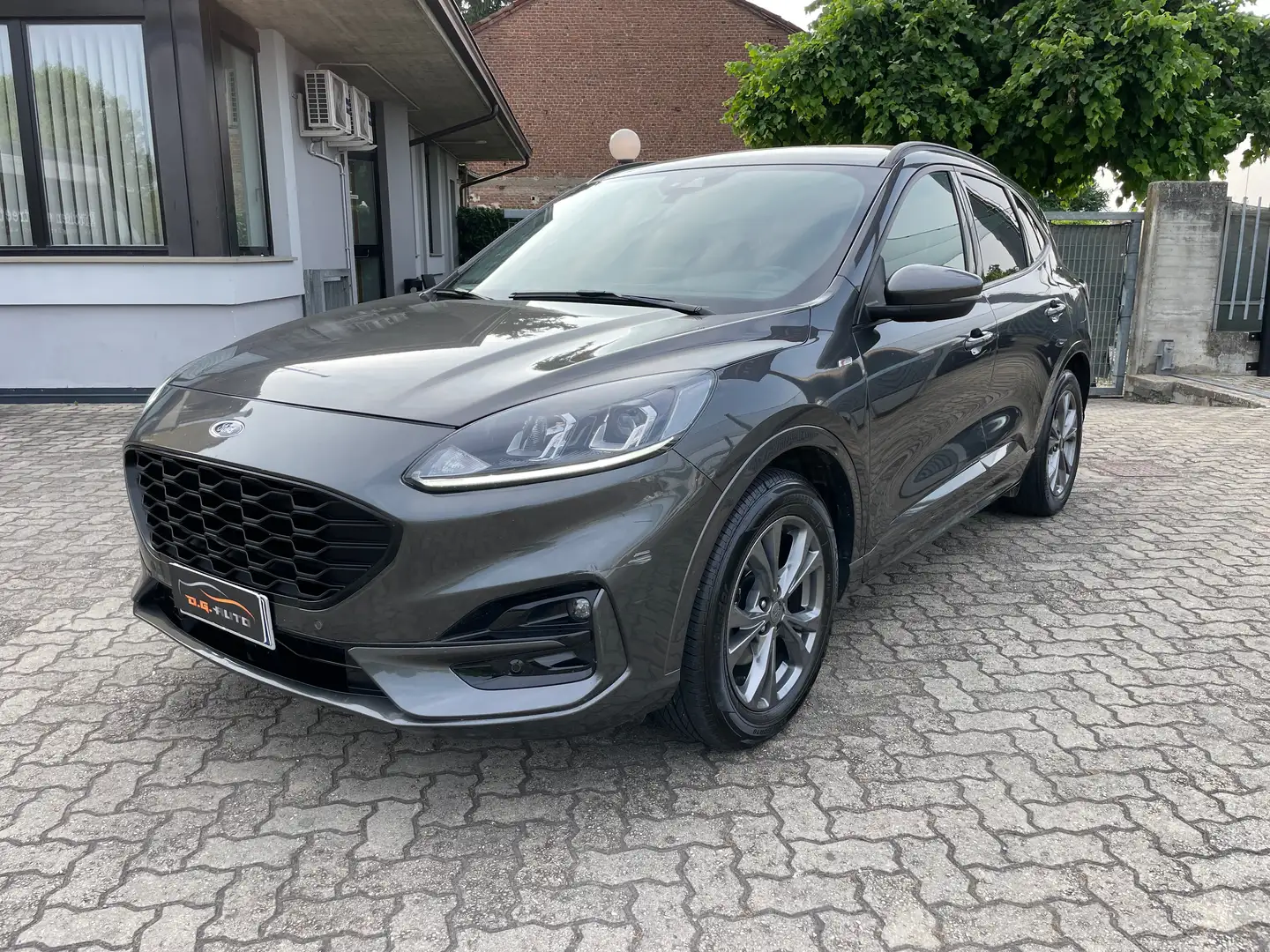 Ford Kuga Kuga 1.5 ecoblue ST-Line 2wd 120cv auto Grijs - 1