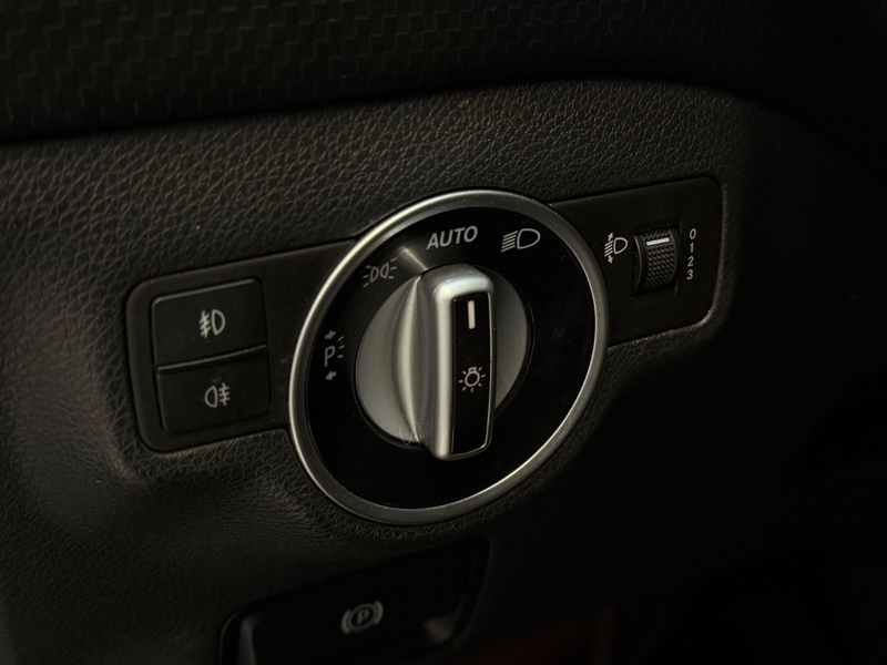 Mercedes-Benz A 180 BlueEfficiency/Teilleder/Navi — photo 15