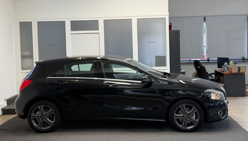 Mercedes-Benz A 180 BlueEfficiency/Teilleder/Navi — photo 6