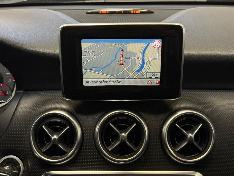 Mercedes-Benz A 180 BlueEfficiency/Teilleder/Navi — photo 12
