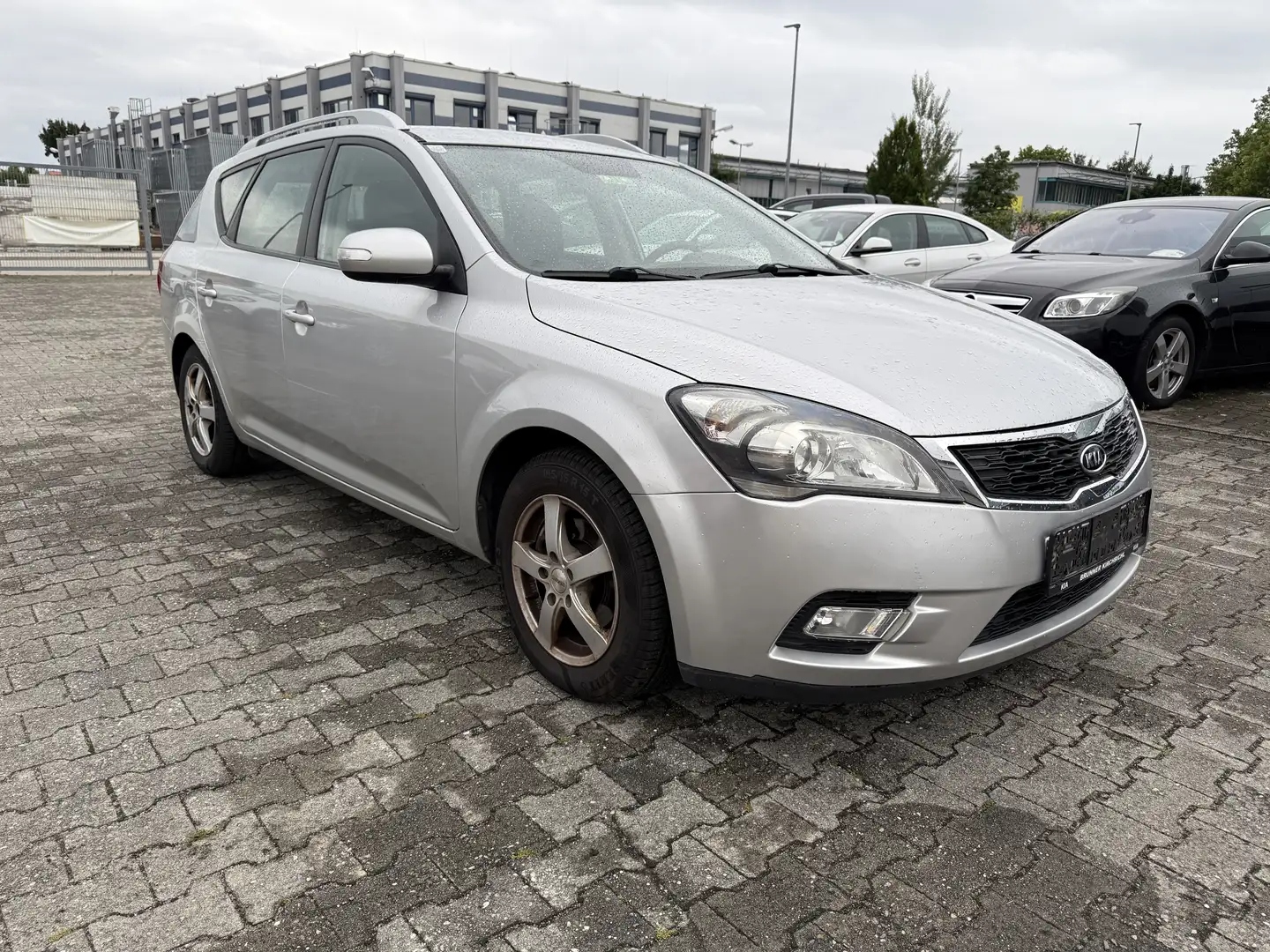 Kia Ceed SW / cee'd SW 1.6 CRDi Spirit Grau - 2