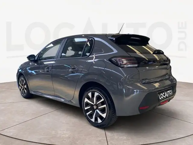 Peugeot 208 view 5