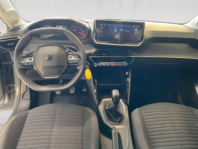 Peugeot 208 view 6