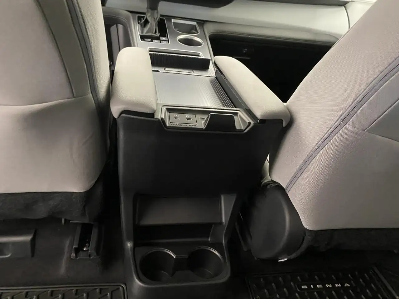 Toyota Sienna fotografie Toyota Sienna