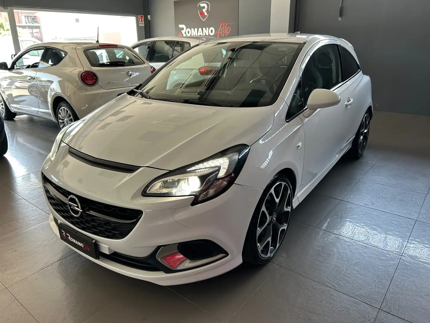 Opel Corsa Corsa V 2015 3p 1.6t Opc 207cv Bianco - 2