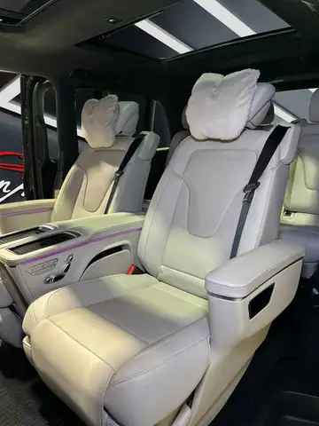 Mercedes-Benz V-Class view 9