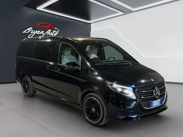 Mercedes-Benz V-Class view 2