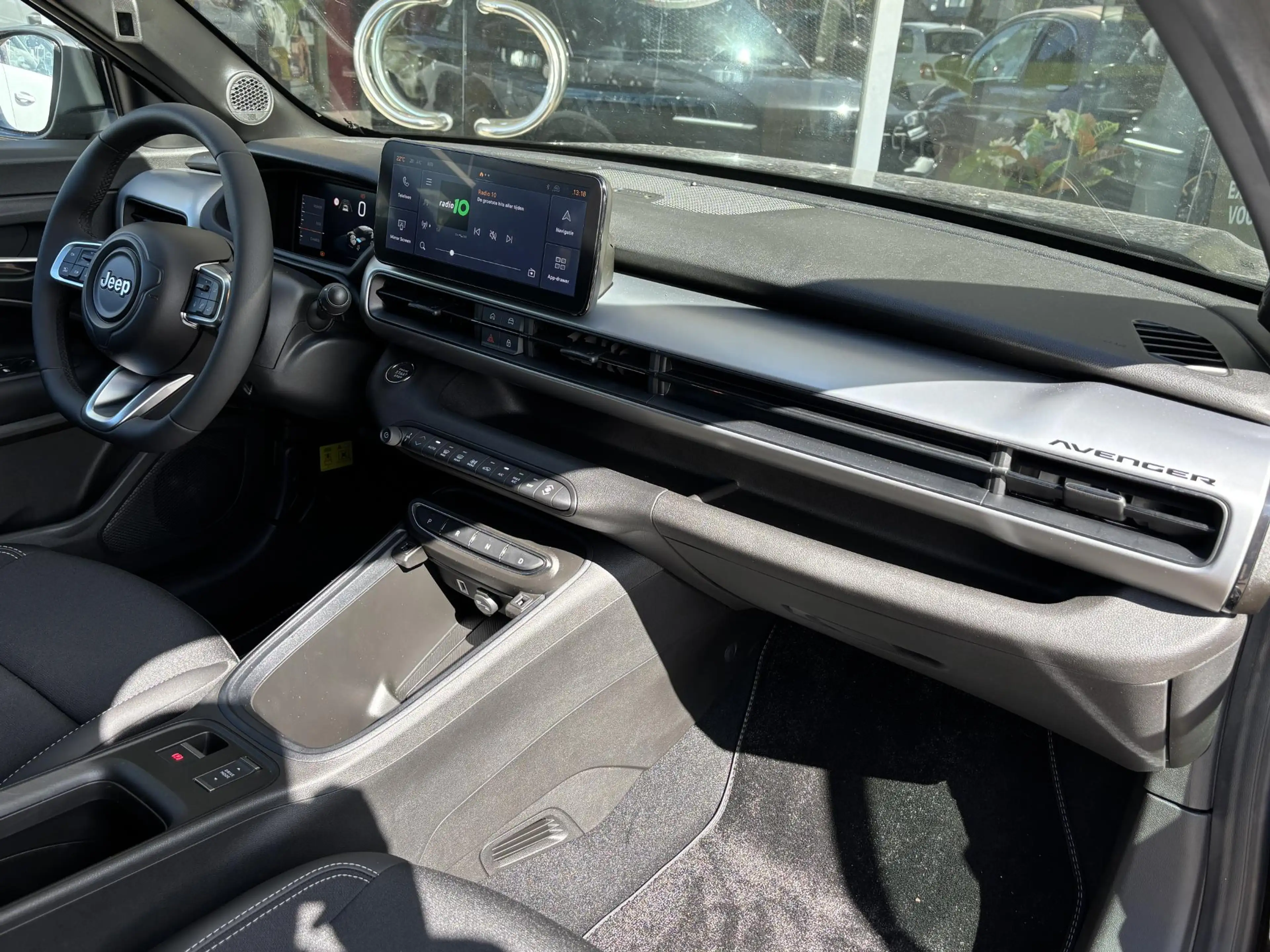 Jeep Avenger 1.2 e-Hybrid Black Edition | Apple-Android | Parke — photo 3