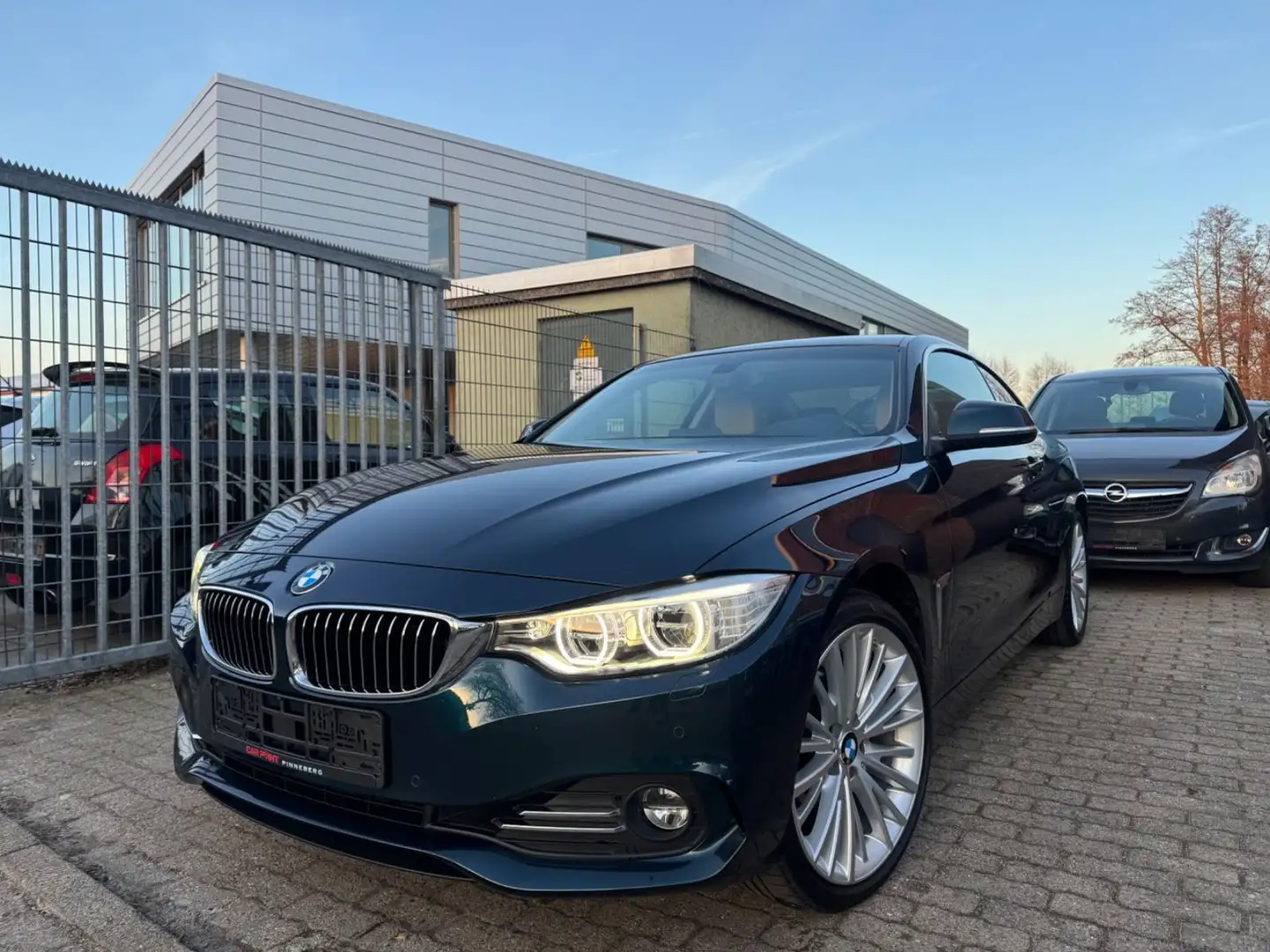 BMW 420 4 Coupe 420 i xDrive Luxury Line LEDER NAVI Blau - 1