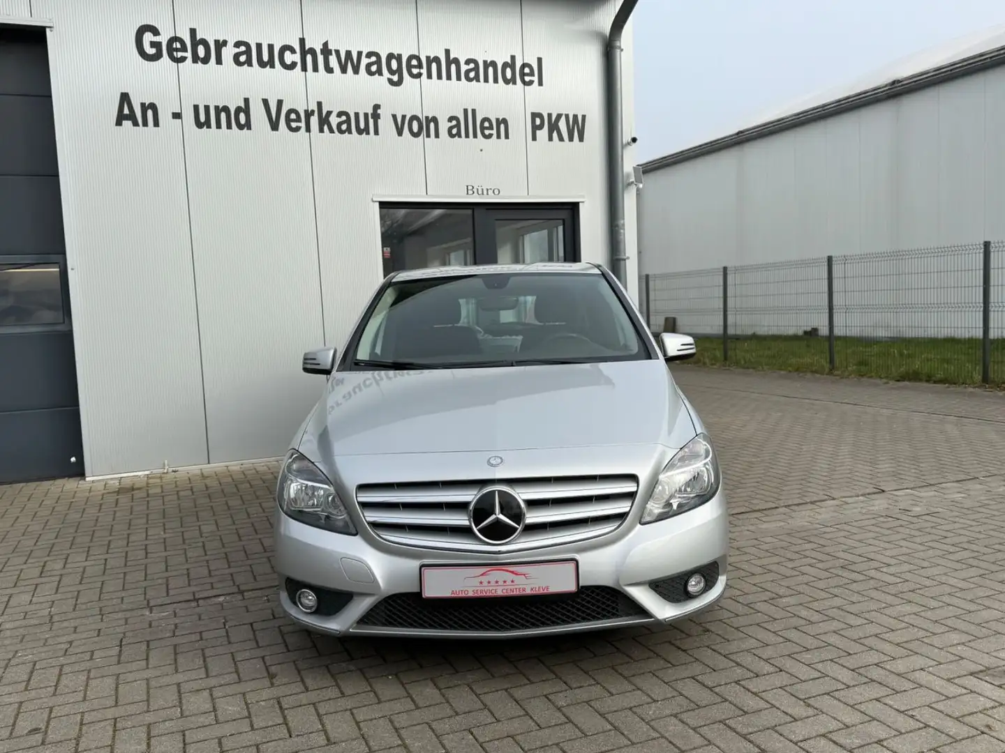 Mercedes-Benz B 180 CDI*AHK*SHZ*8FACH BEREIFT*HU AU NEU Silber - 2