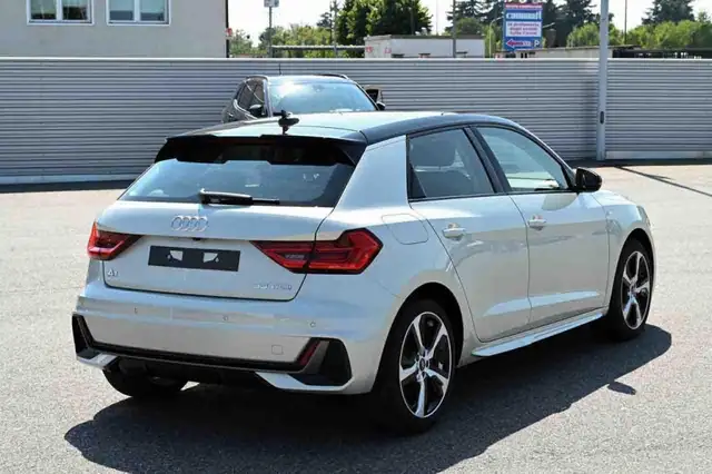 Audi A1 view 3