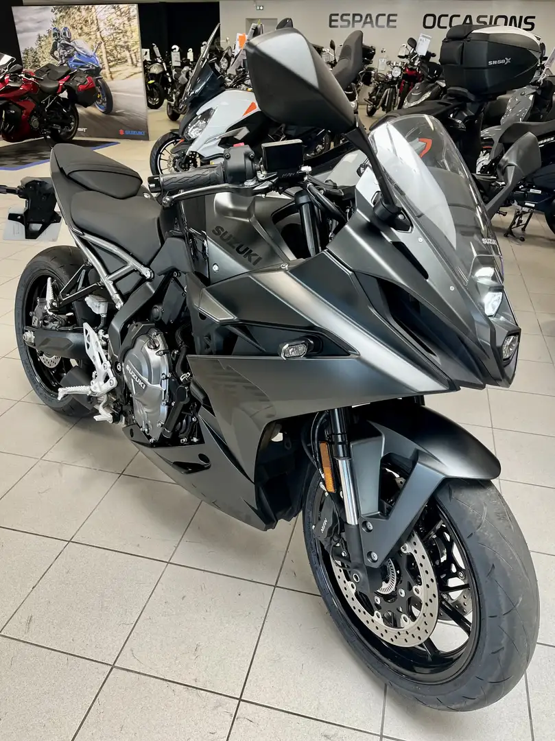 Suzuki GSX 8R Schwarz - 1