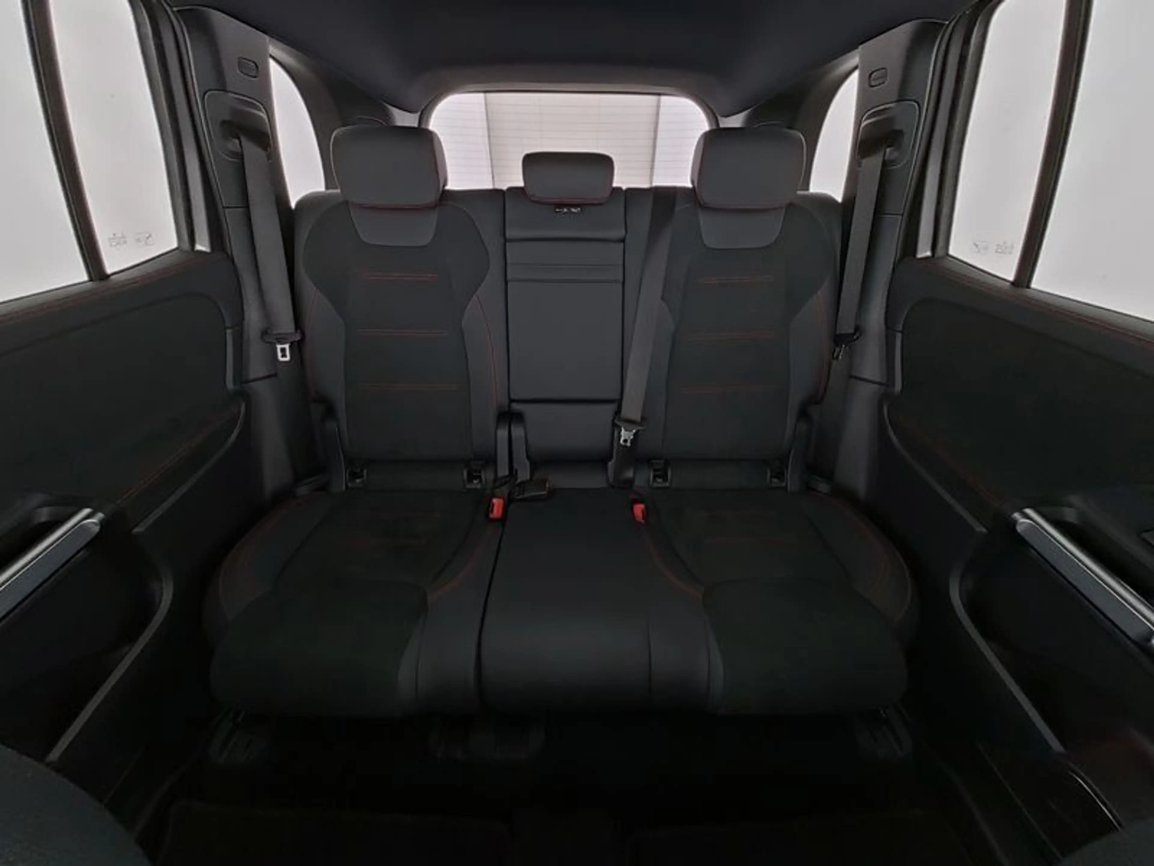 Mercedes-Benz EQB 250 AMG-PREMIUM PANO MEMOR DISTR HuD KEYLGO — photo 8