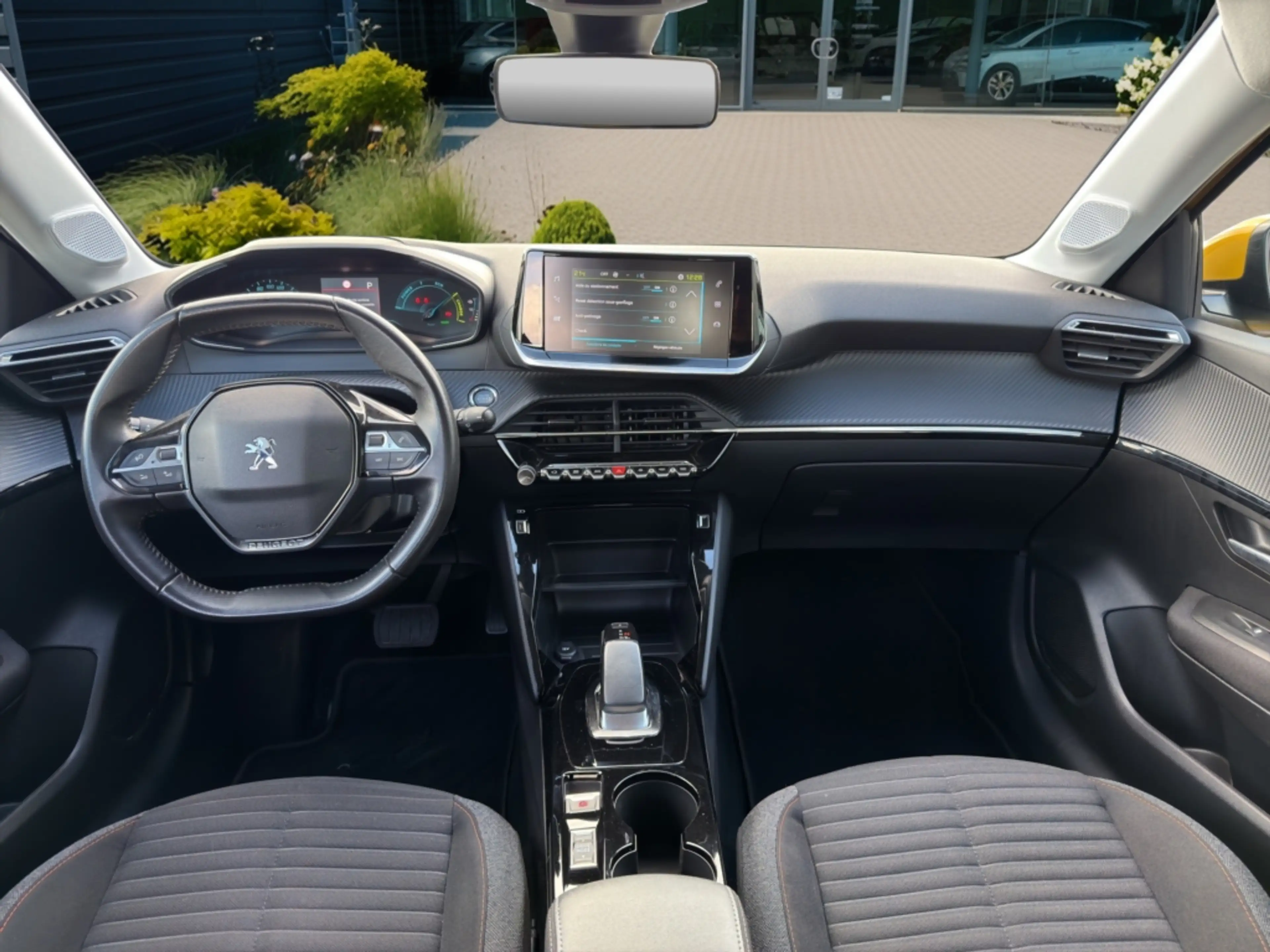 Peugeot e-208 Allure Pack 50 kWh - 136 ch CRUISE - CARPLAY - CAMERA — photo 10