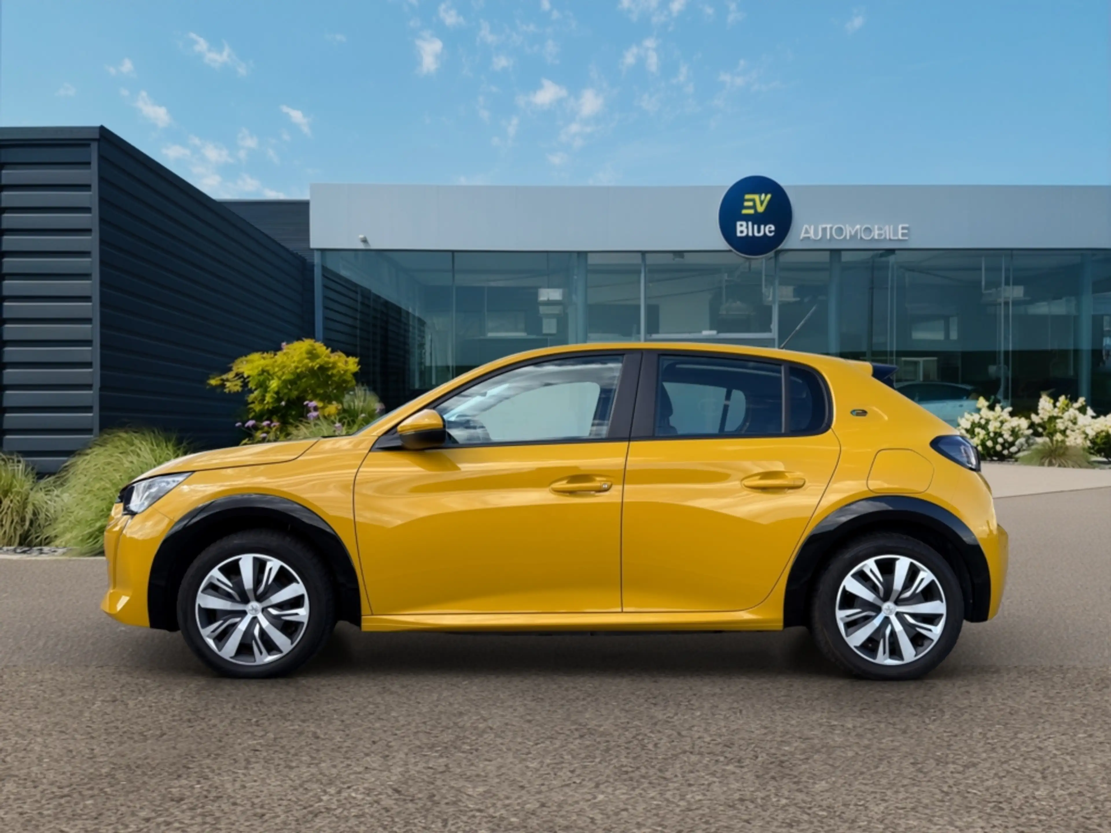 Peugeot e-208 Allure Pack 50 kWh - 136 ch CRUISE - CARPLAY - CAMERA — photo 2