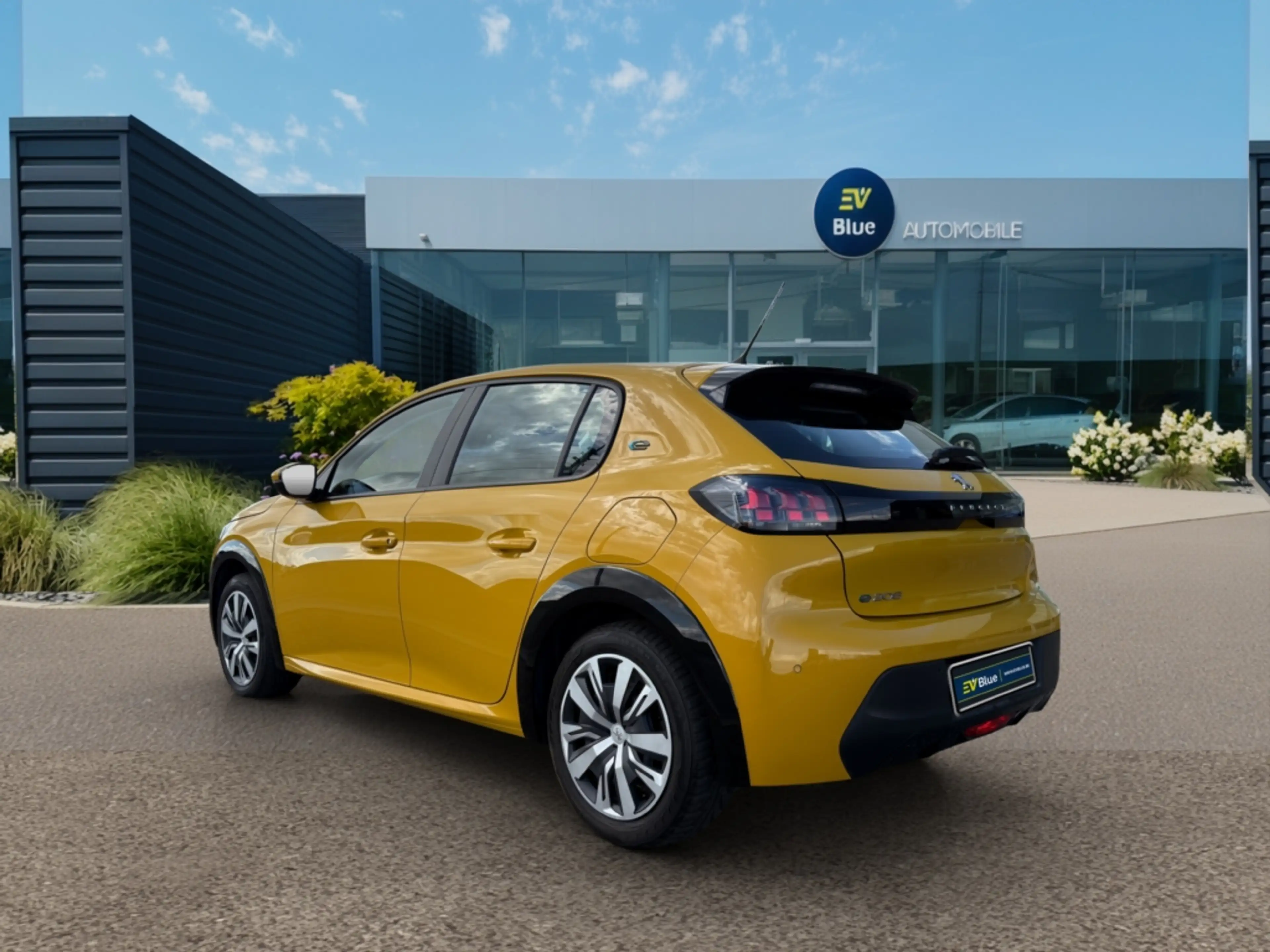 Peugeot e-208 Allure Pack 50 kWh - 136 ch CRUISE - CARPLAY - CAMERA — photo 3