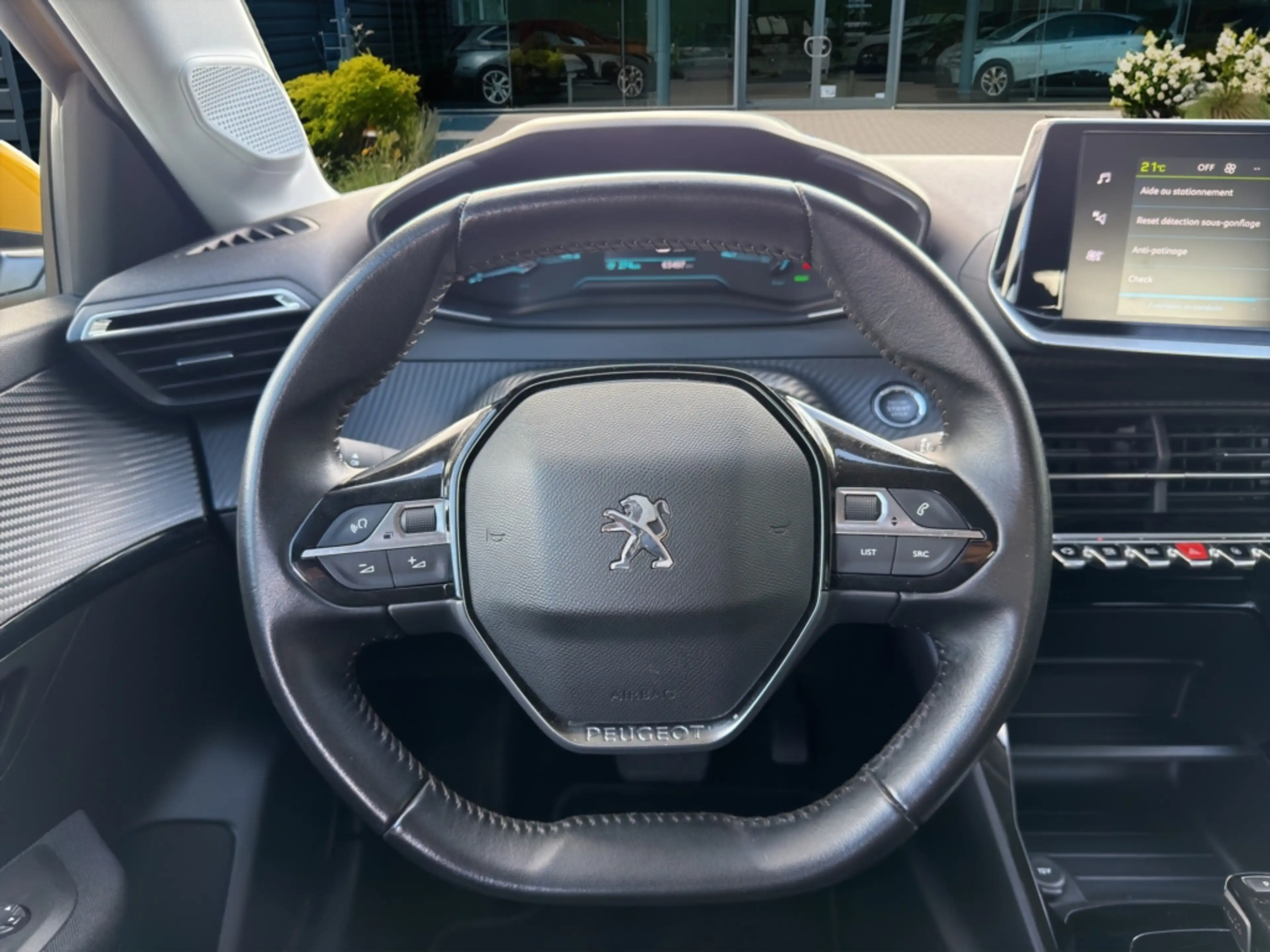 Peugeot e-208 Allure Pack 50 kWh - 136 ch CRUISE - CARPLAY - CAMERA — photo 11