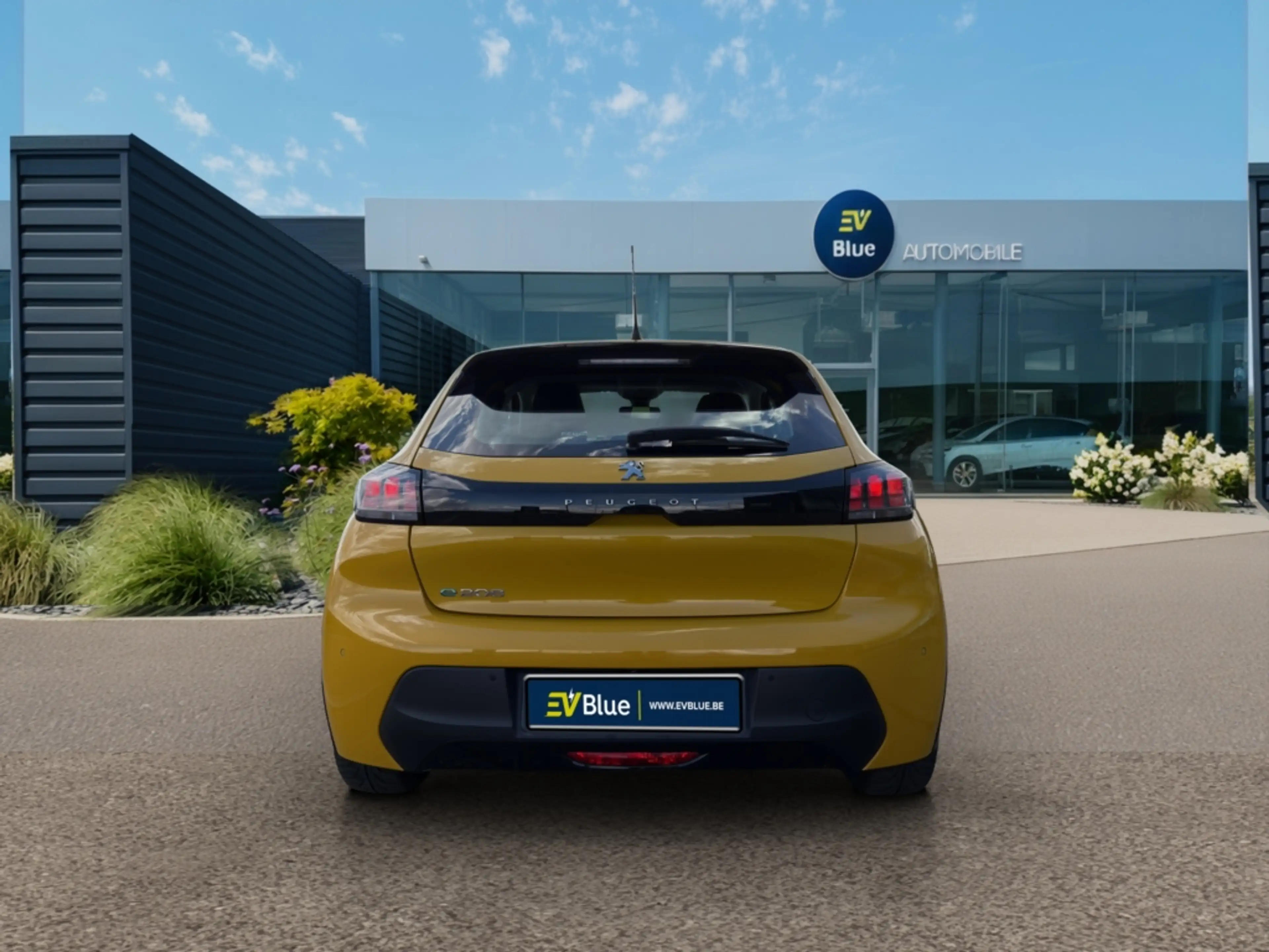 Peugeot e-208 Allure Pack 50 kWh - 136 ch CRUISE - CARPLAY - CAMERA — photo 4