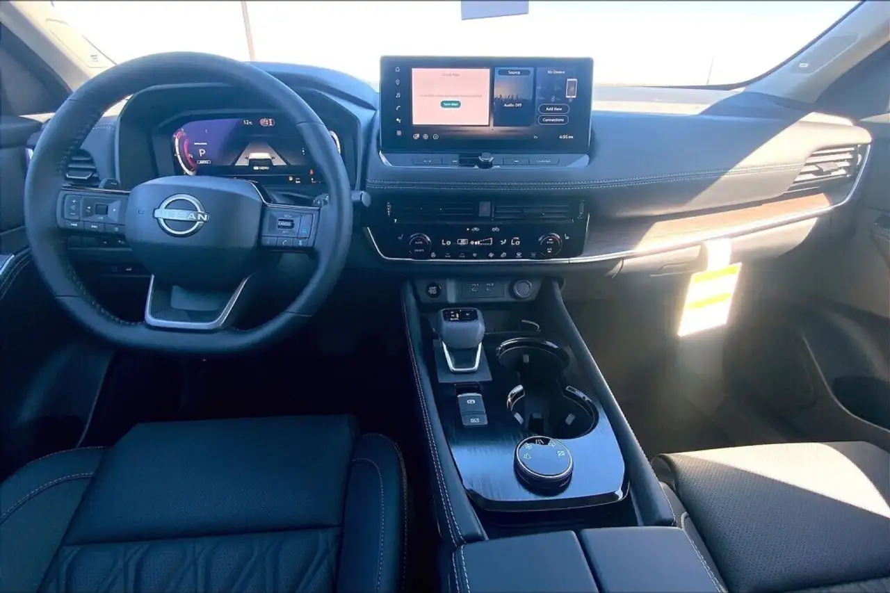 Nissan Rogue снимка Nissan Rogue