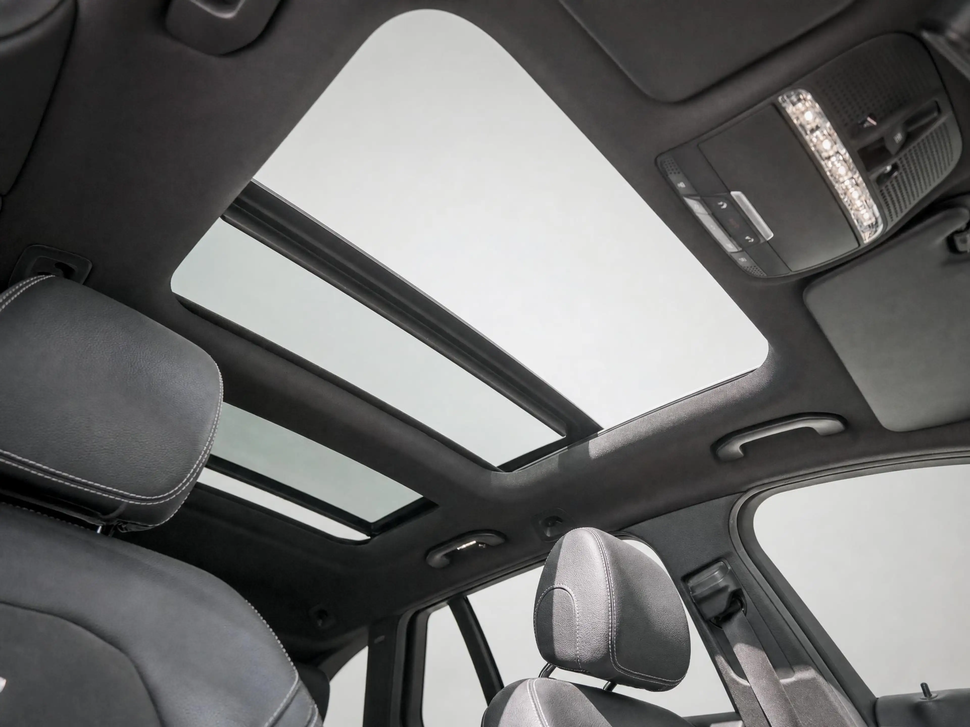 Mercedes-Benz C 63 AMG Estate | HUD | Burmester | Volledig onderhouden — photo 38