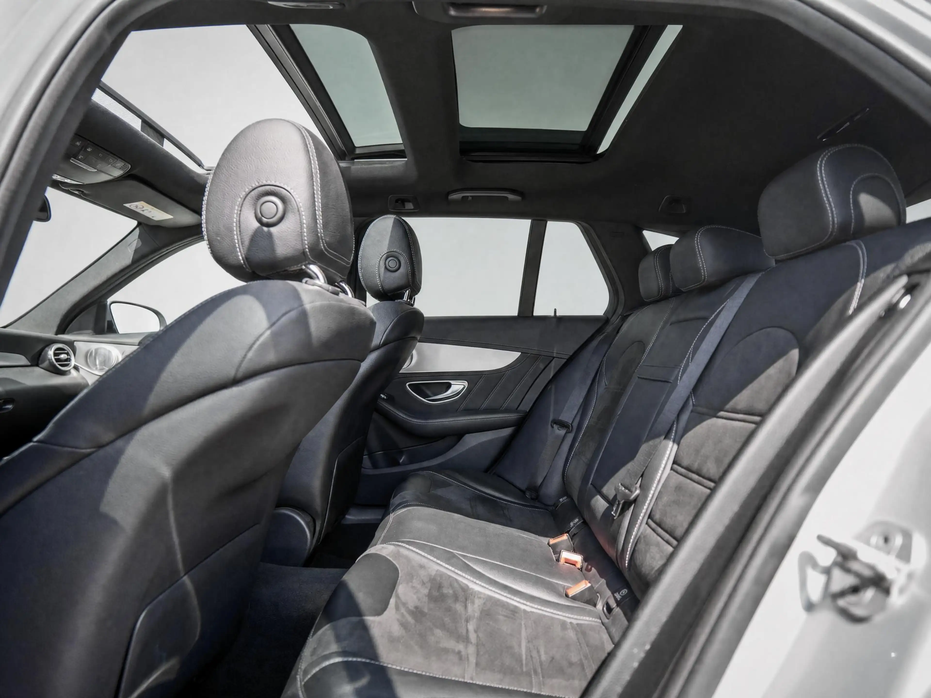 Mercedes-Benz C 63 AMG Estate | HUD | Burmester | Volledig onderhouden — photo 37