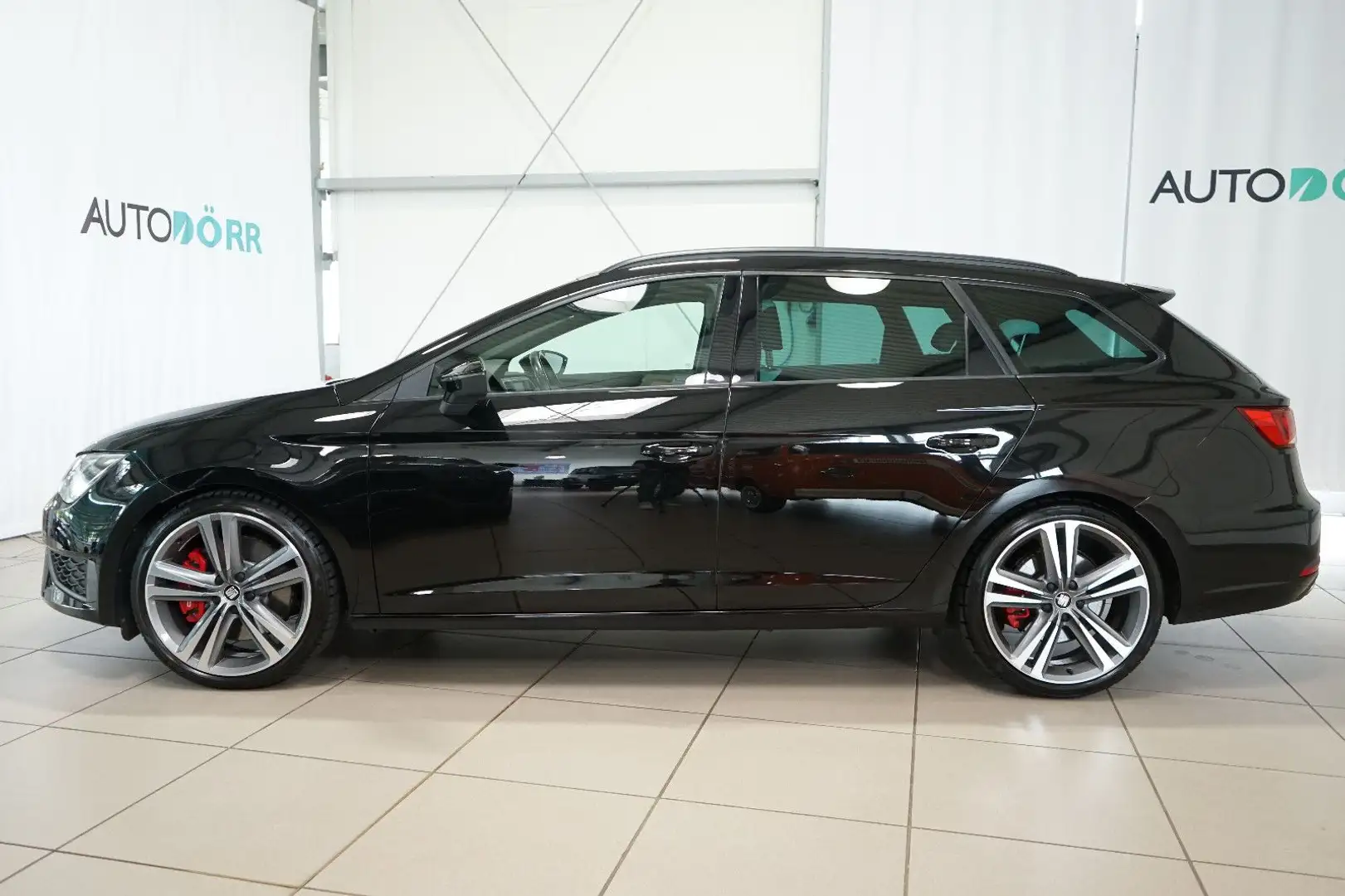 SEAT Leon ST Cupra 290 LED+Navi+SHZ+Touch+1.Hand Schwarz - 2