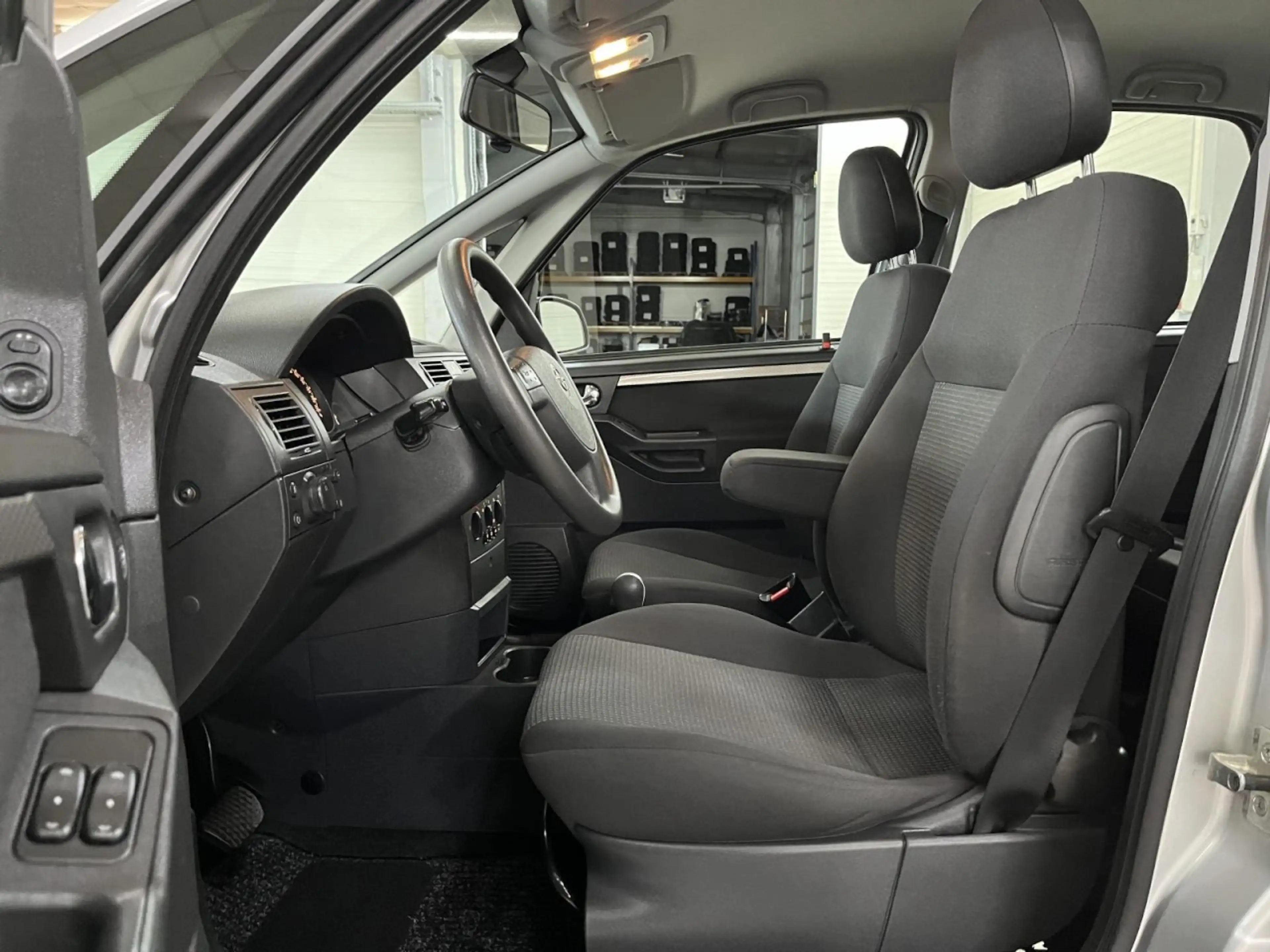 Opel Meriva Edition 1.6 AUTOMATIK KLIMA BENZIN ALUFLEGEN — photo 13