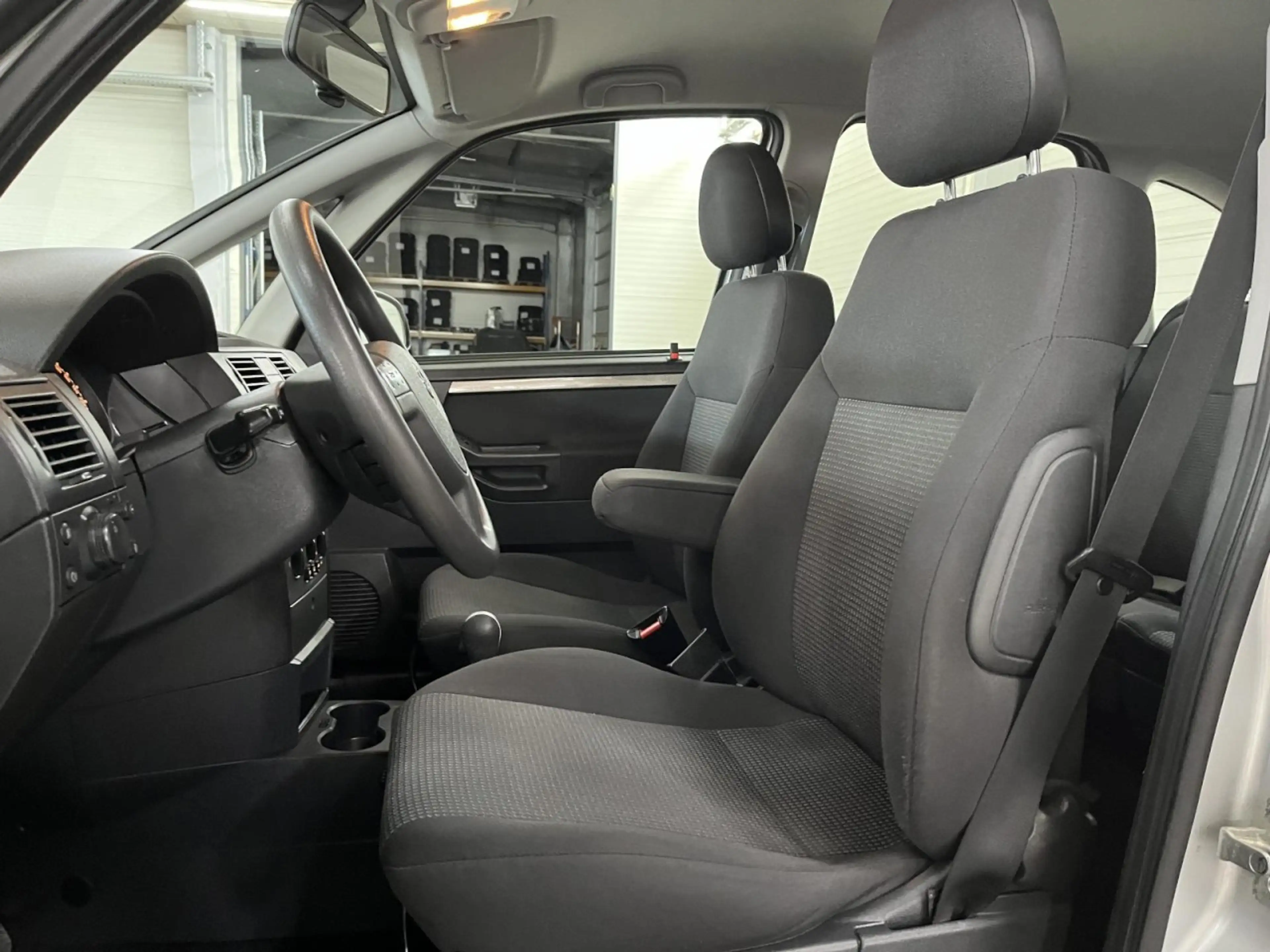 Opel Meriva Edition 1.6 AUTOMATIK KLIMA BENZIN ALUFLEGEN — photo 12
