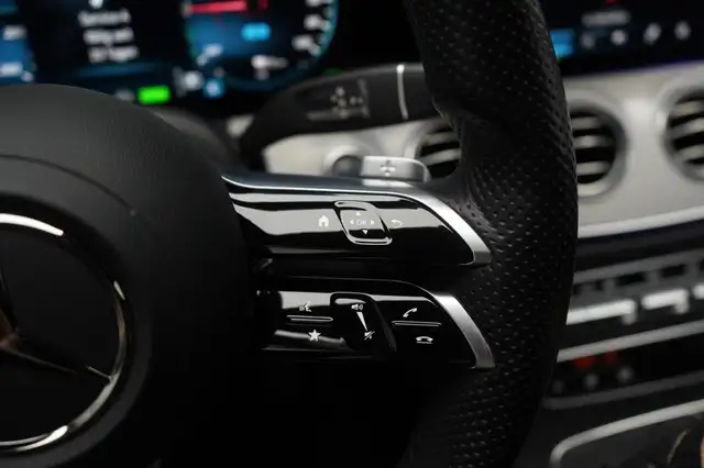 Mercedes-Benz E-Class view 22
