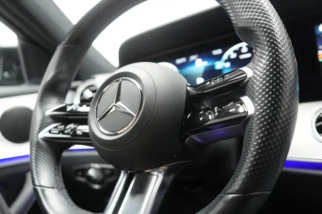 Mercedes-Benz E-Class view 26