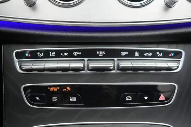 Mercedes-Benz E-Class view 19