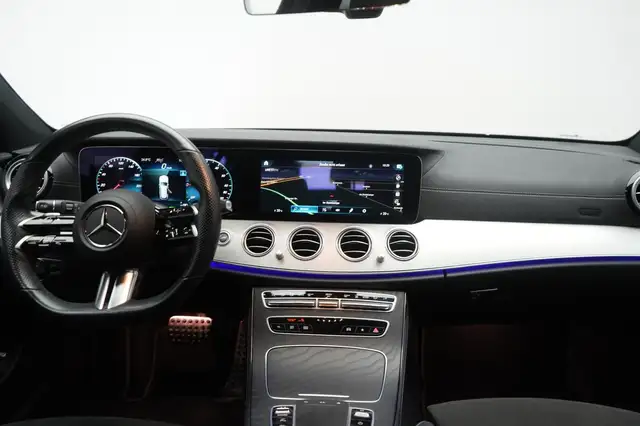 Mercedes-Benz E-Class view 16