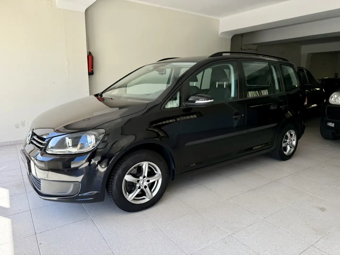 Volkswagen Touran 1.4 TSI Advance Zwart - 2