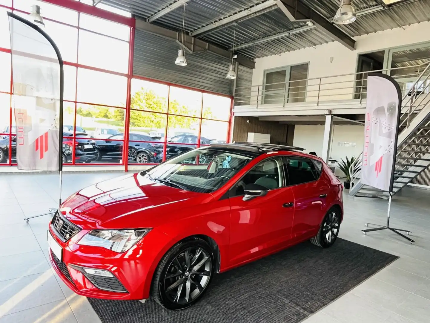 SEAT Leon FR 1,5 TSI 150 TOIT PANORAMIQUE OUVRANT GPS VIRTUAL COCKPIT HIFI BEATS APPLE CARPLAY REGULATEUR Rouge - 1