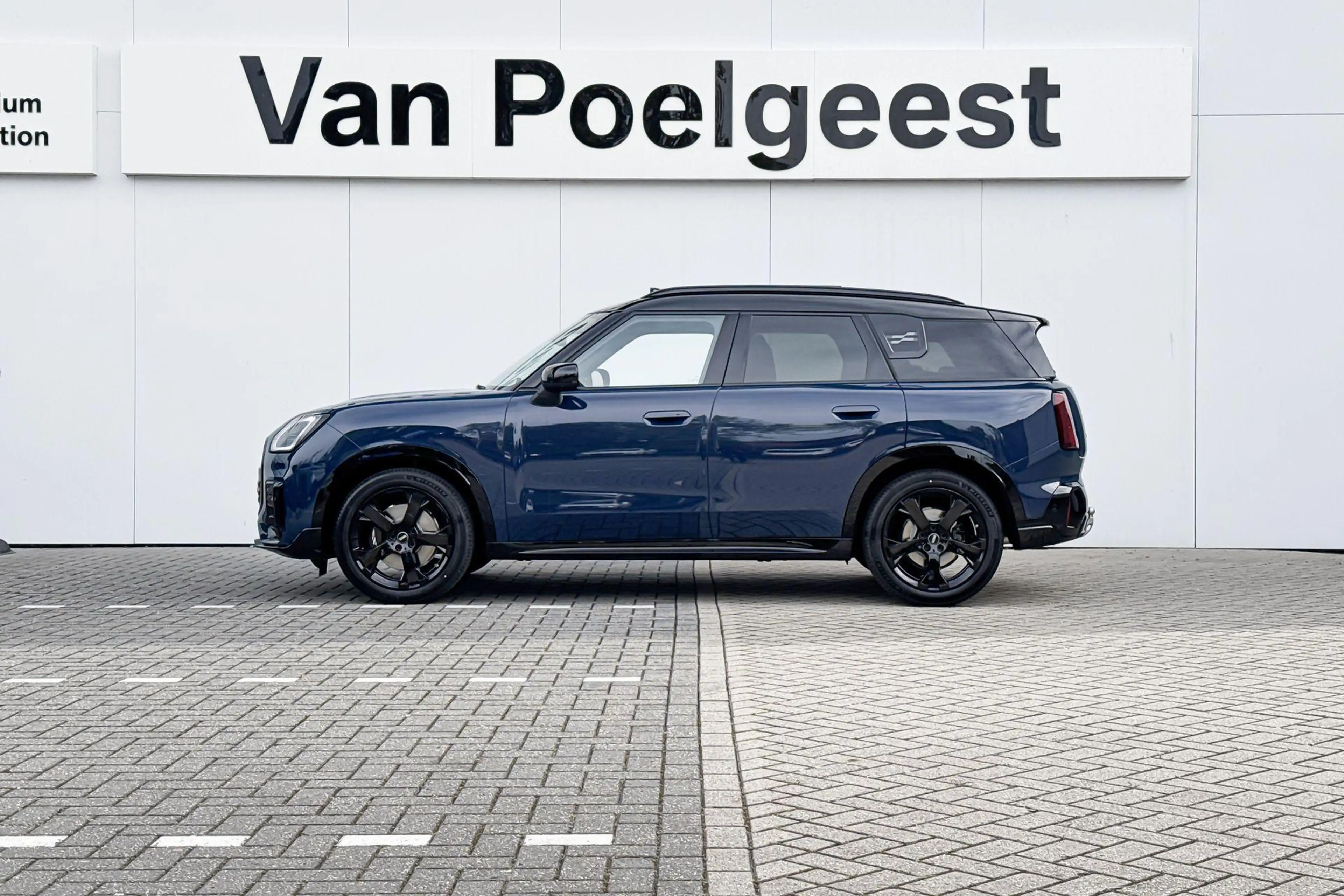 MINI John Cooper Works Countryman 1.5 C L | 19 inch John Cooper Works Runway Spoke b — photo 2